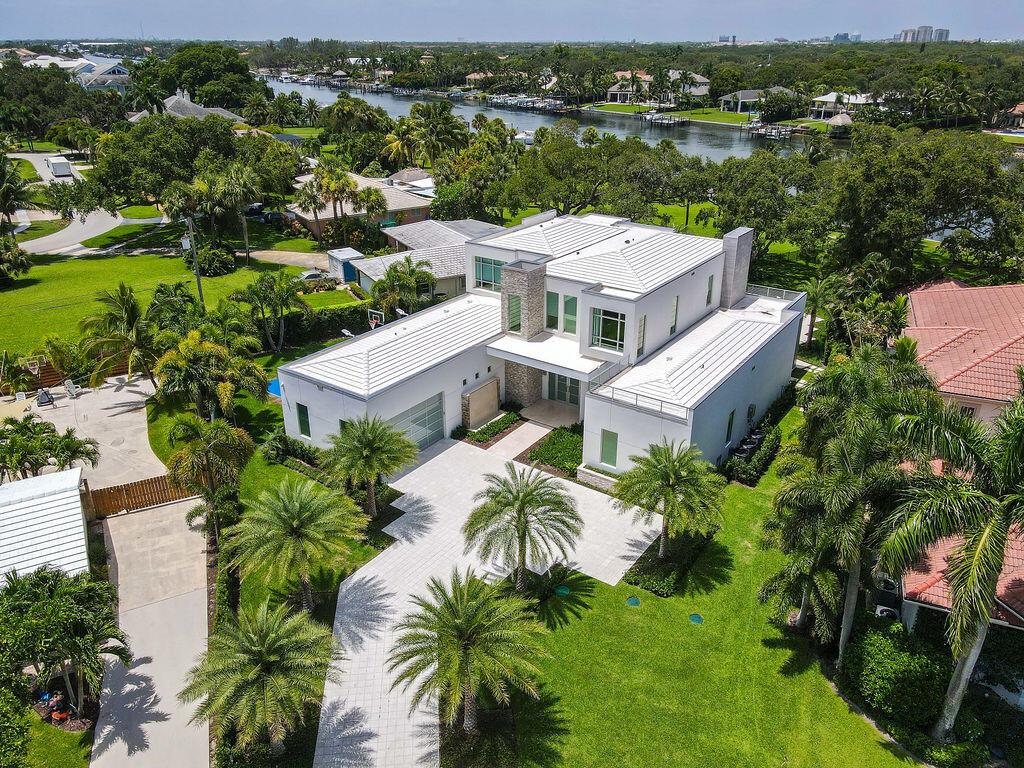 JUNO ISLES 1/ No Fixed bridges section, Intracoast - Residential