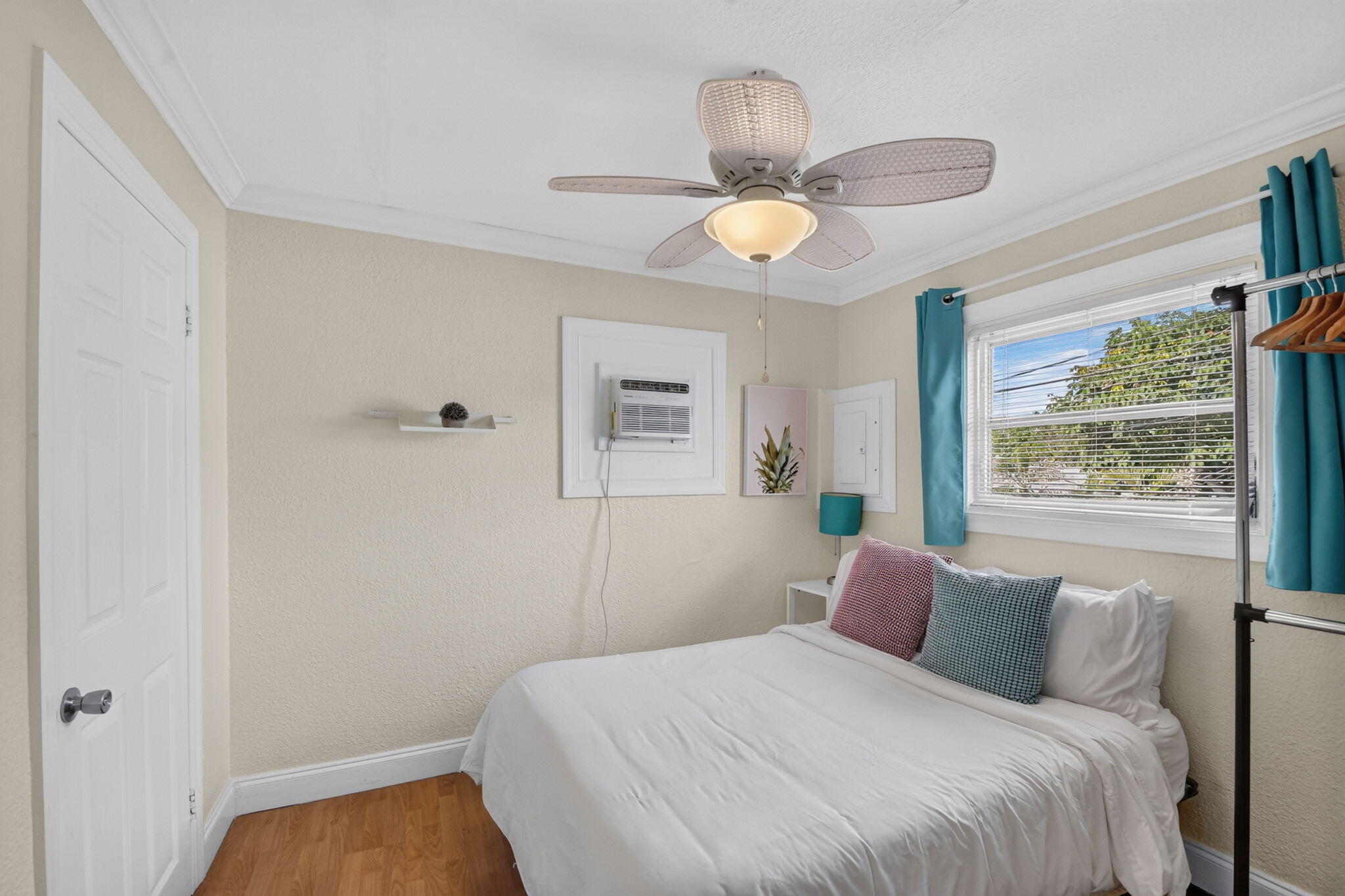 LAKE WORTH TOWN OF - Residential Income