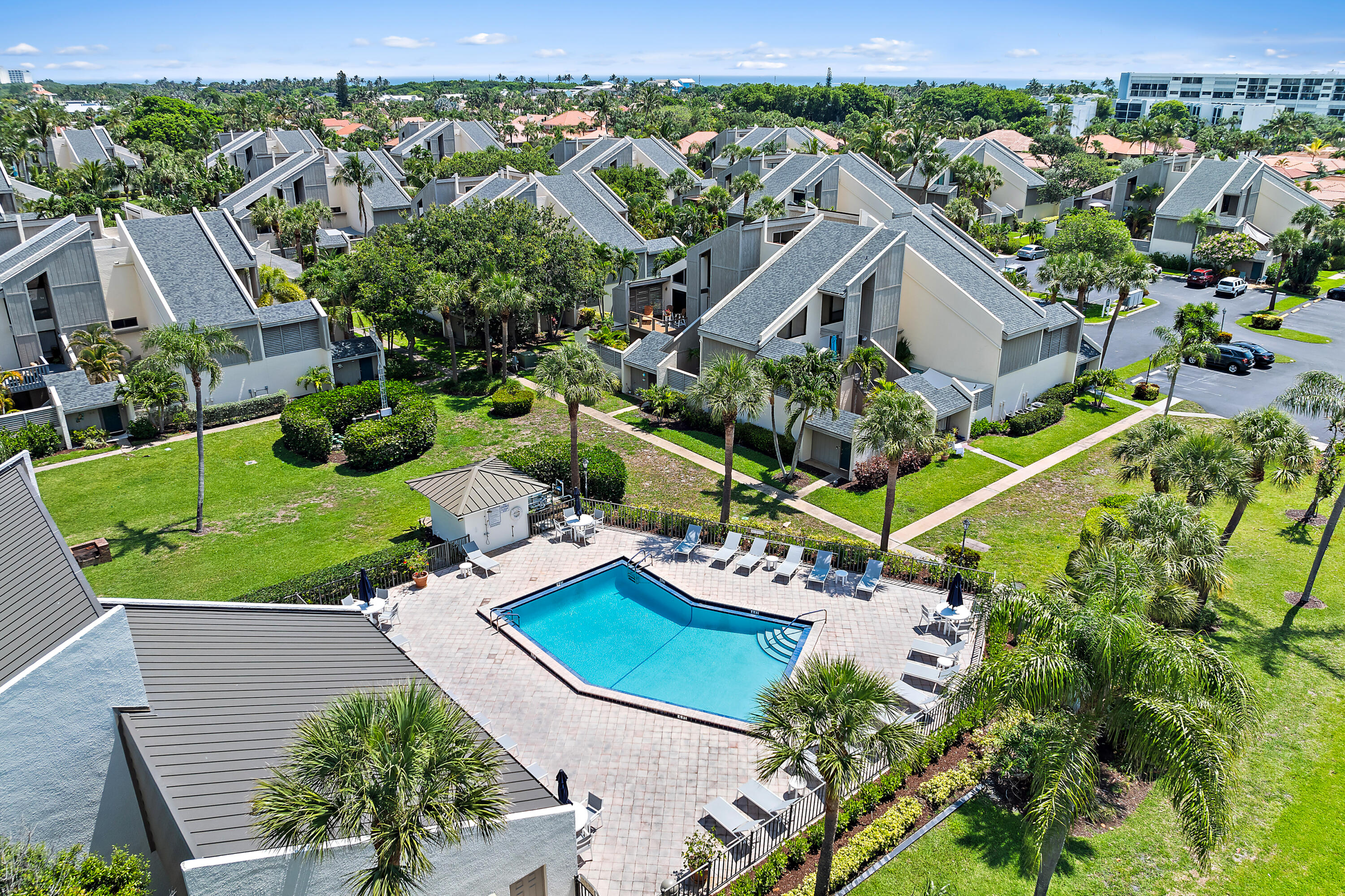 Jupiter Ocean and Racquet Club - Residential