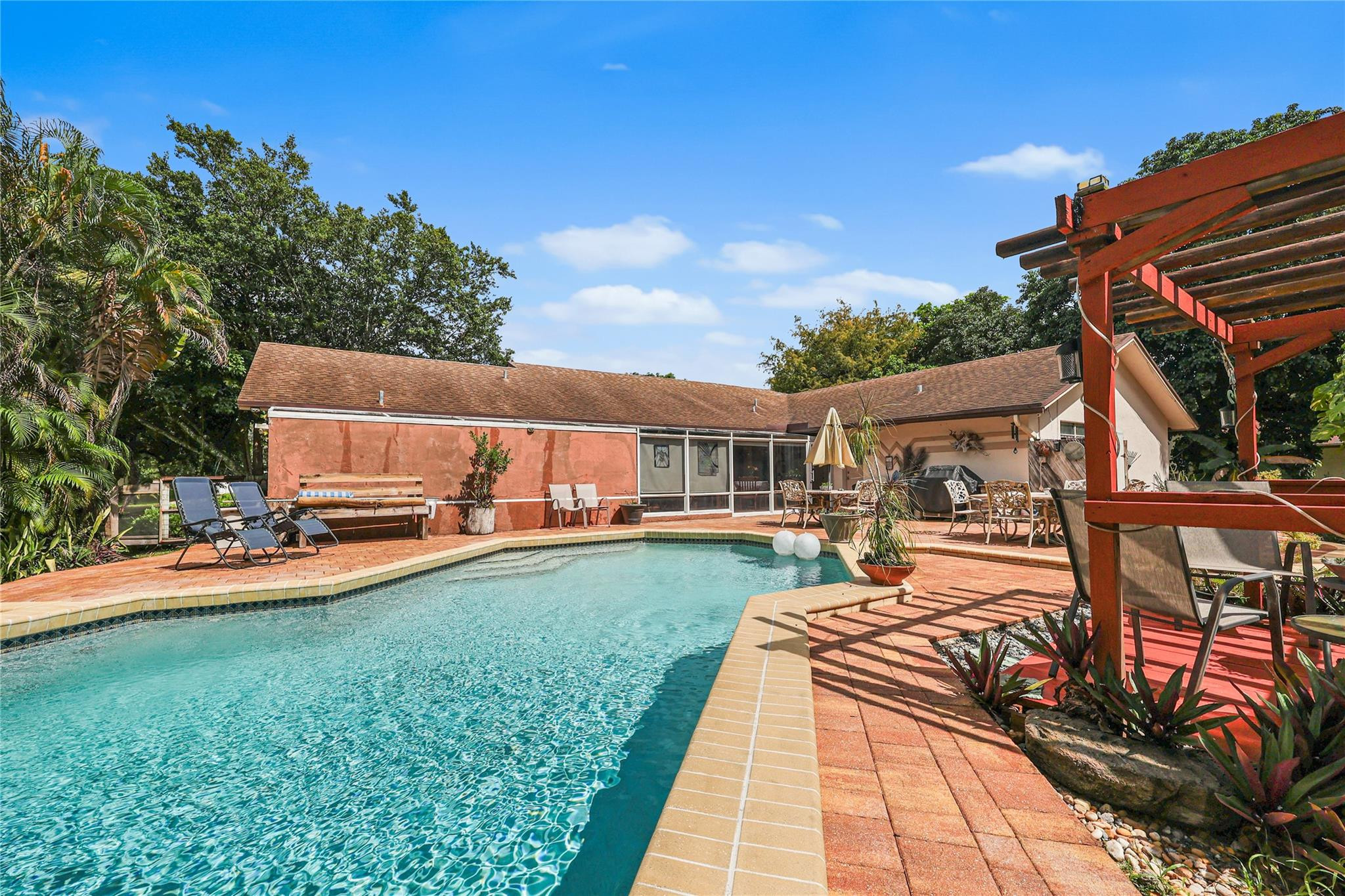 LAKE MARANATHA ESTATES - Residential