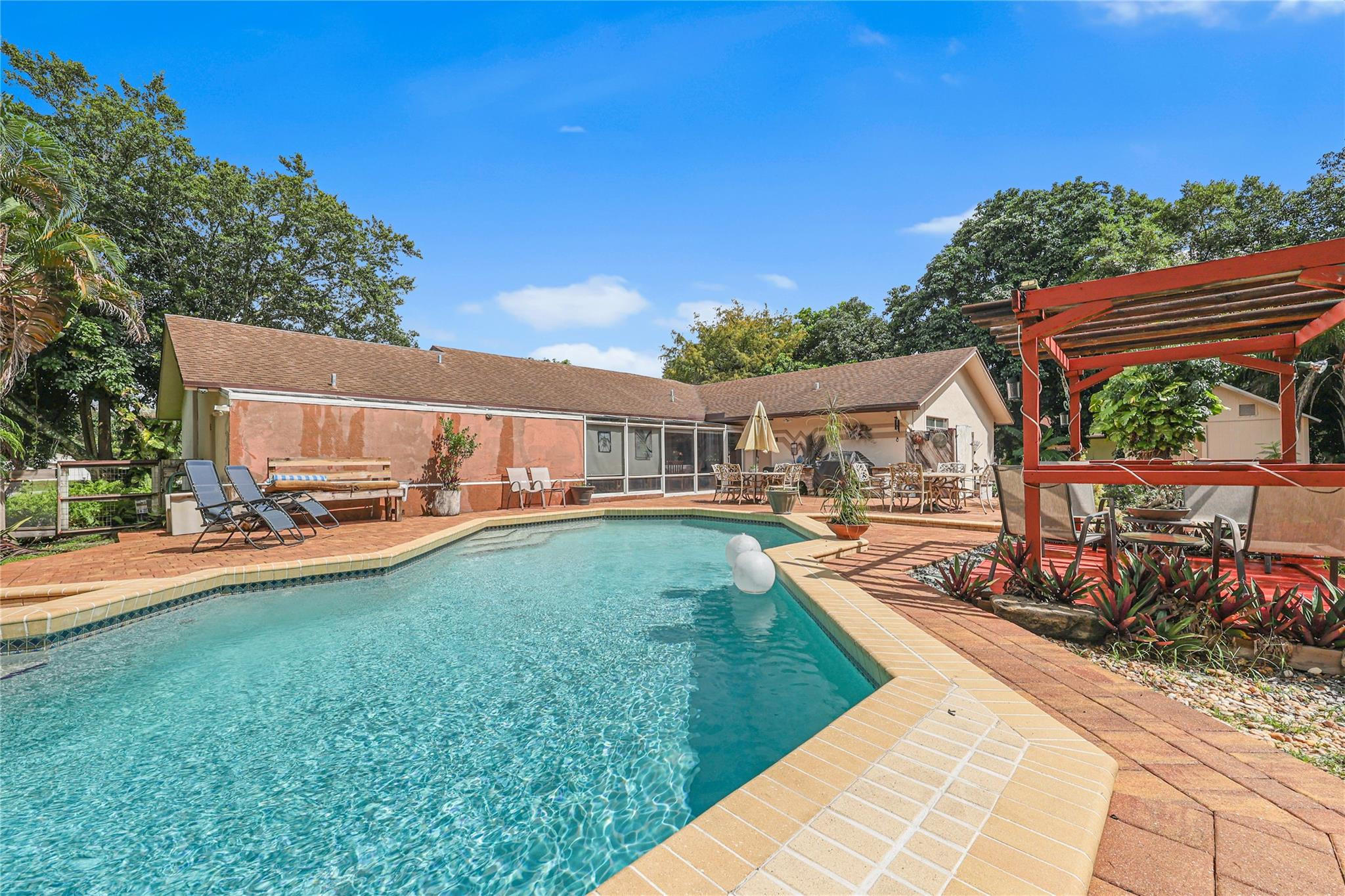 LAKE MARANATHA ESTATES - Residential