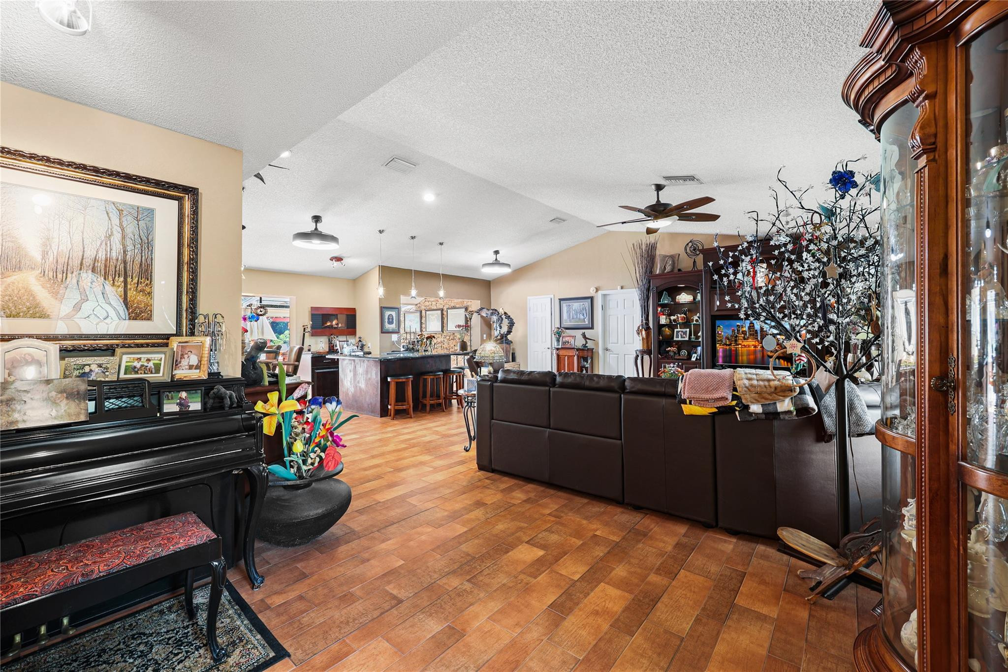 LAKE MARANATHA ESTATES - Residential