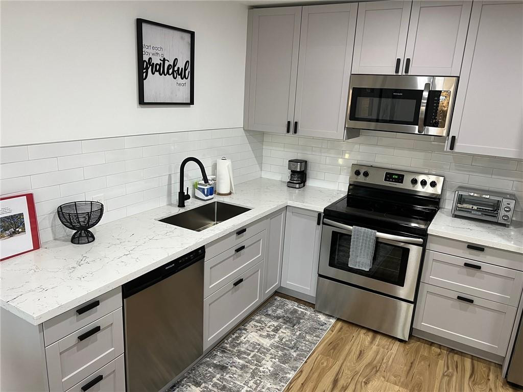 Riverside Add Amd 1-13 B - Residential Lease