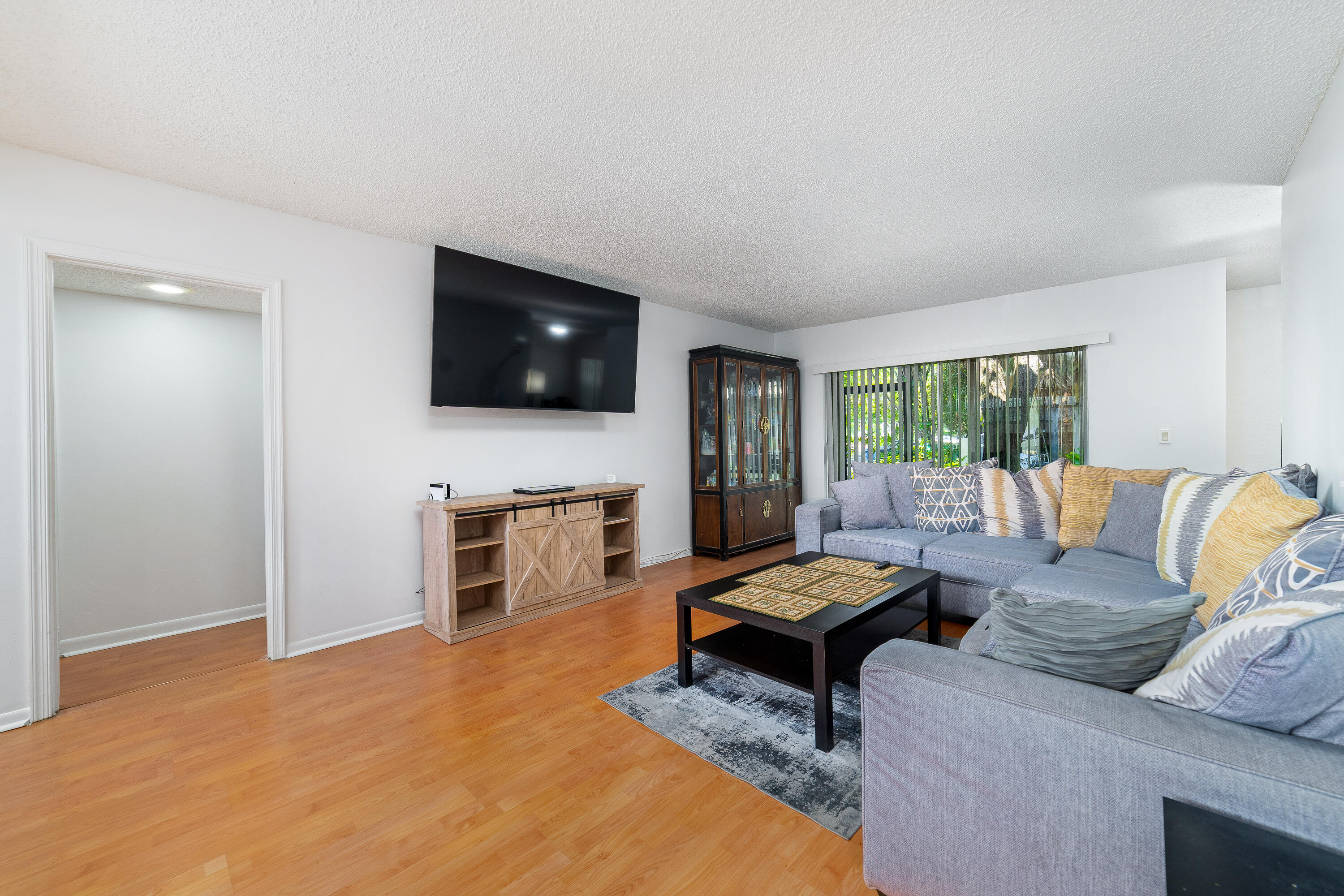 OXFORD CONDO - Residential