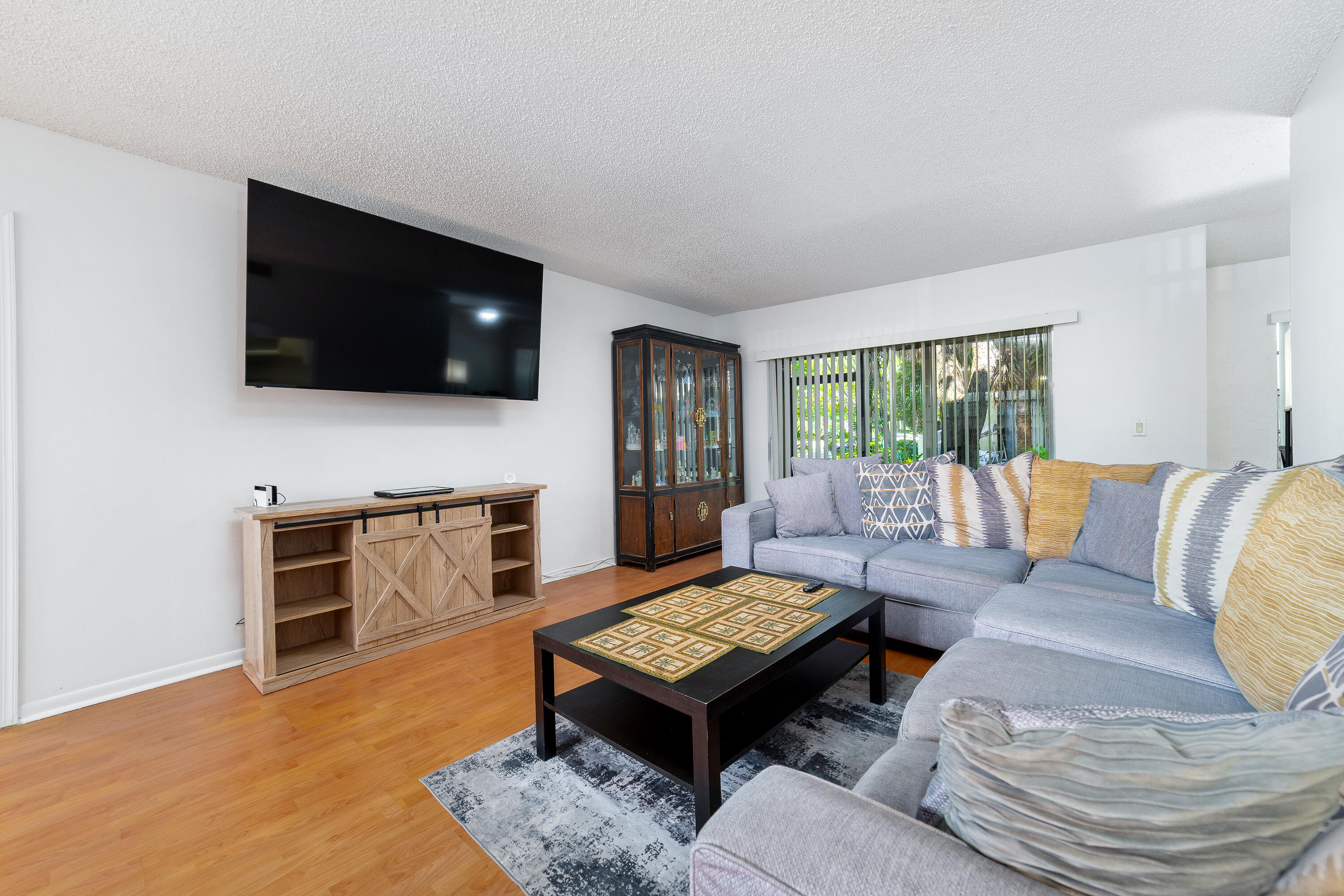 OXFORD CONDO - Residential