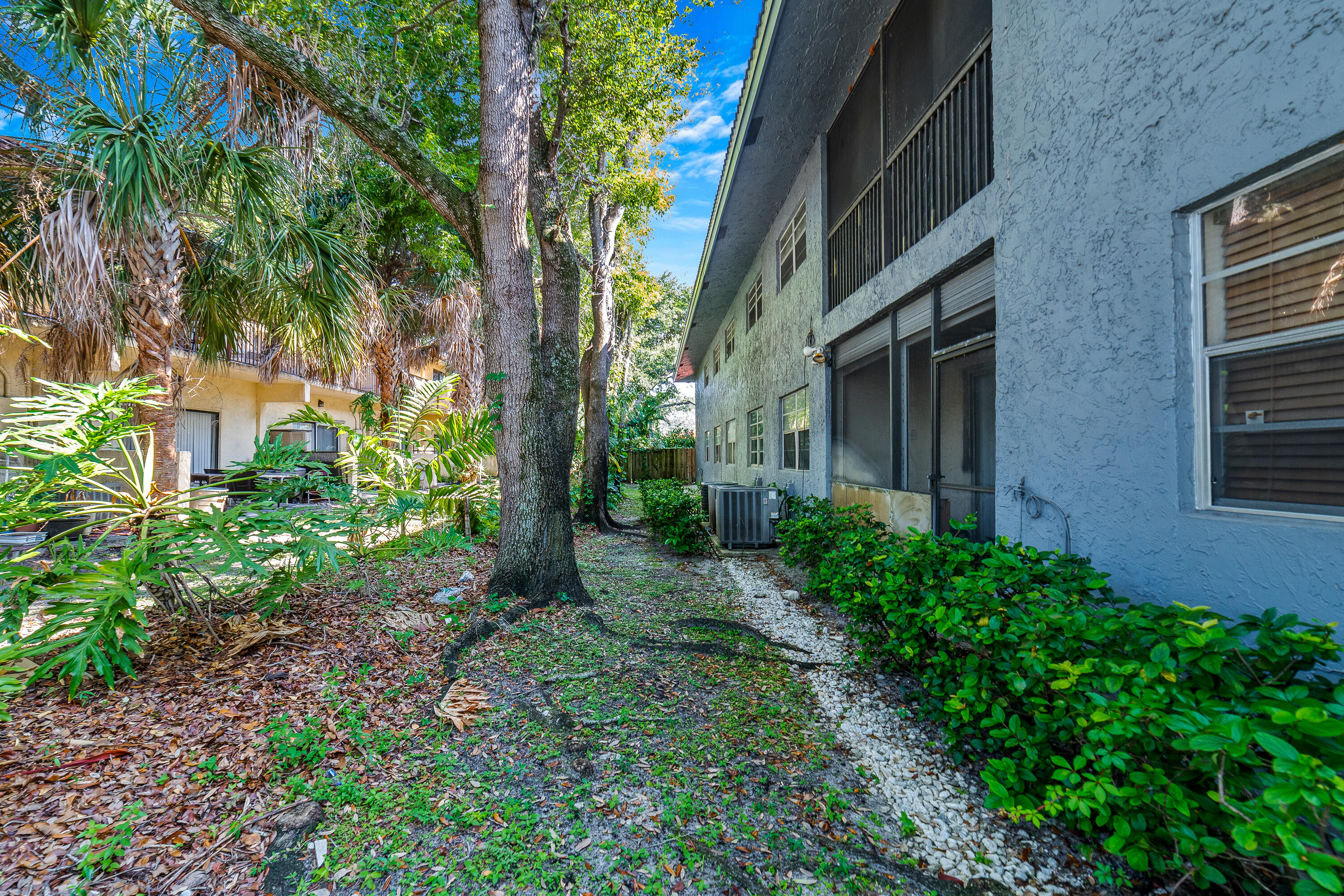 OXFORD CONDO - Residential