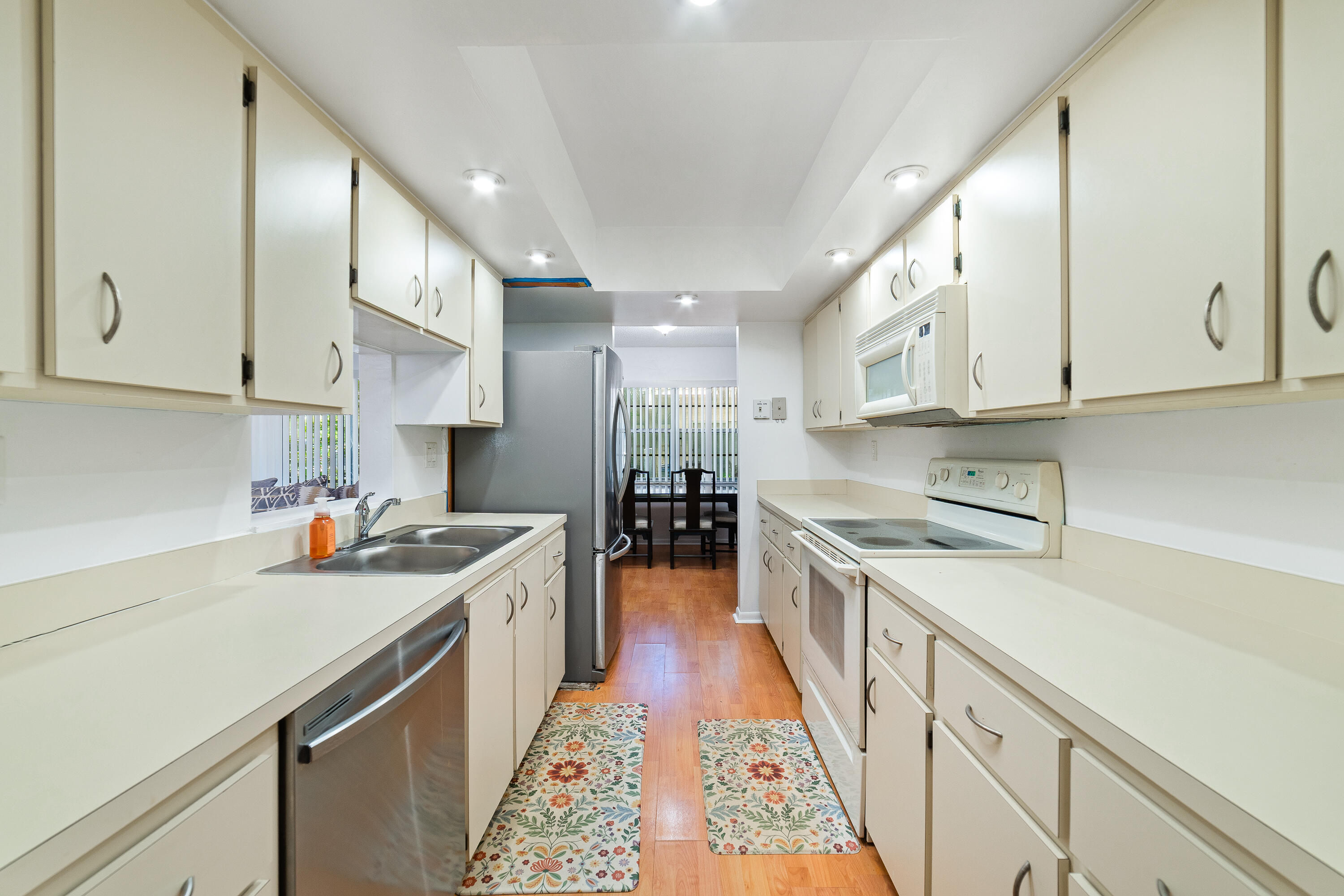 OXFORD CONDO - Residential