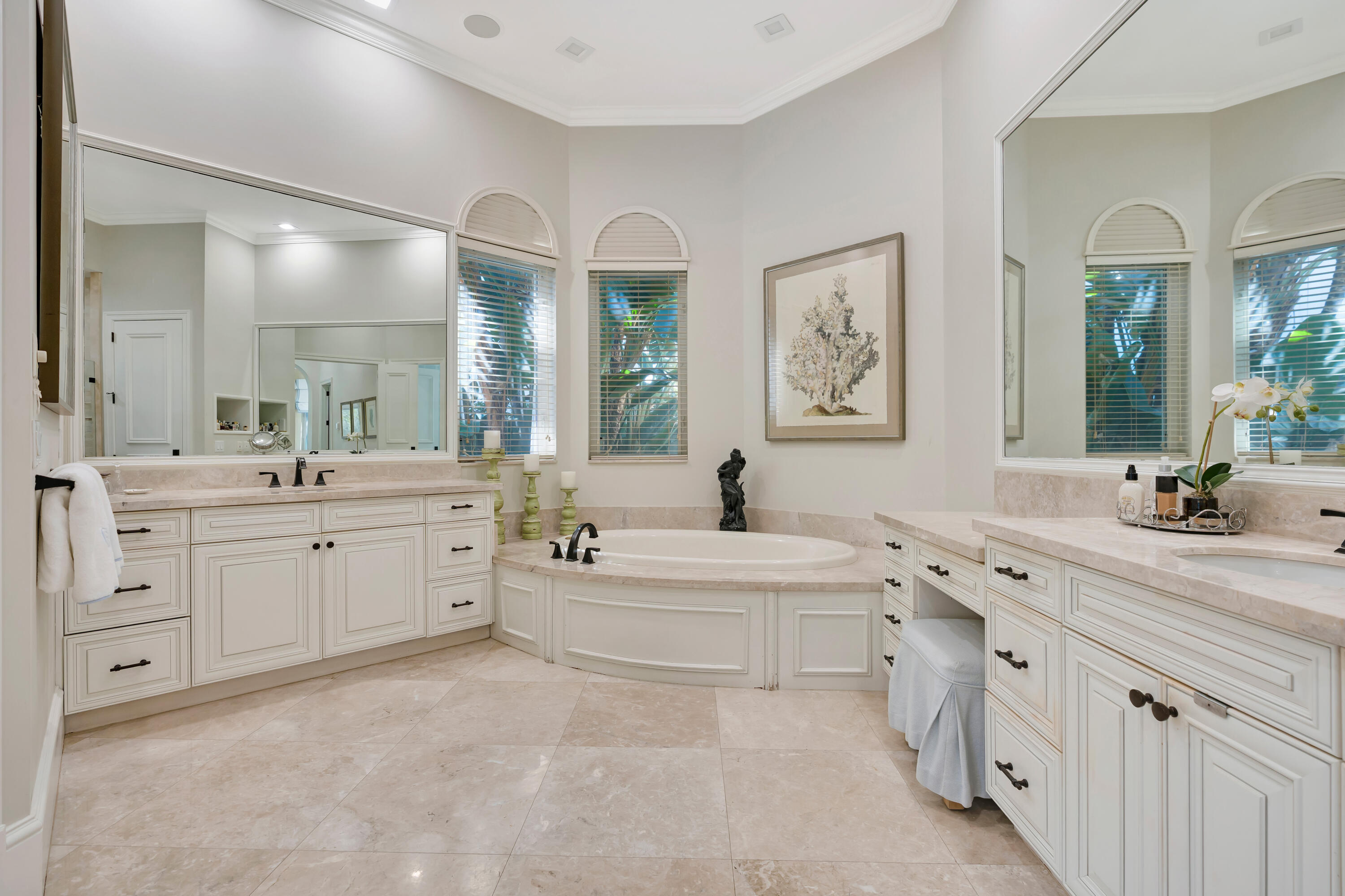 HARBOUR ISLES - Residential