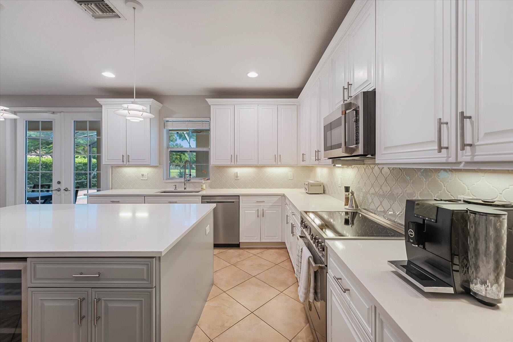 OAKMONT ESTATES PUD - Residential Lease