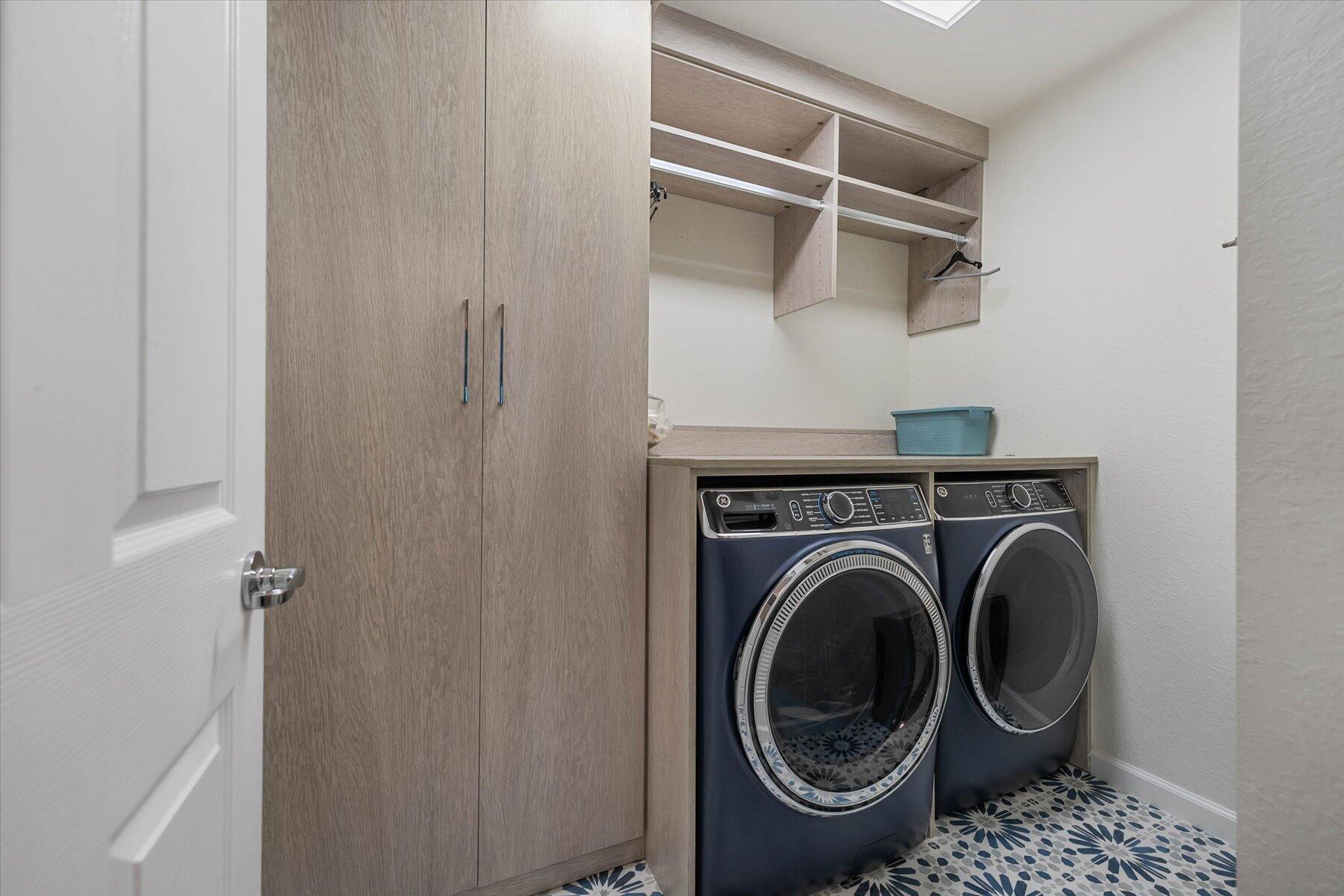 OAKMONT ESTATES PUD - Residential Lease