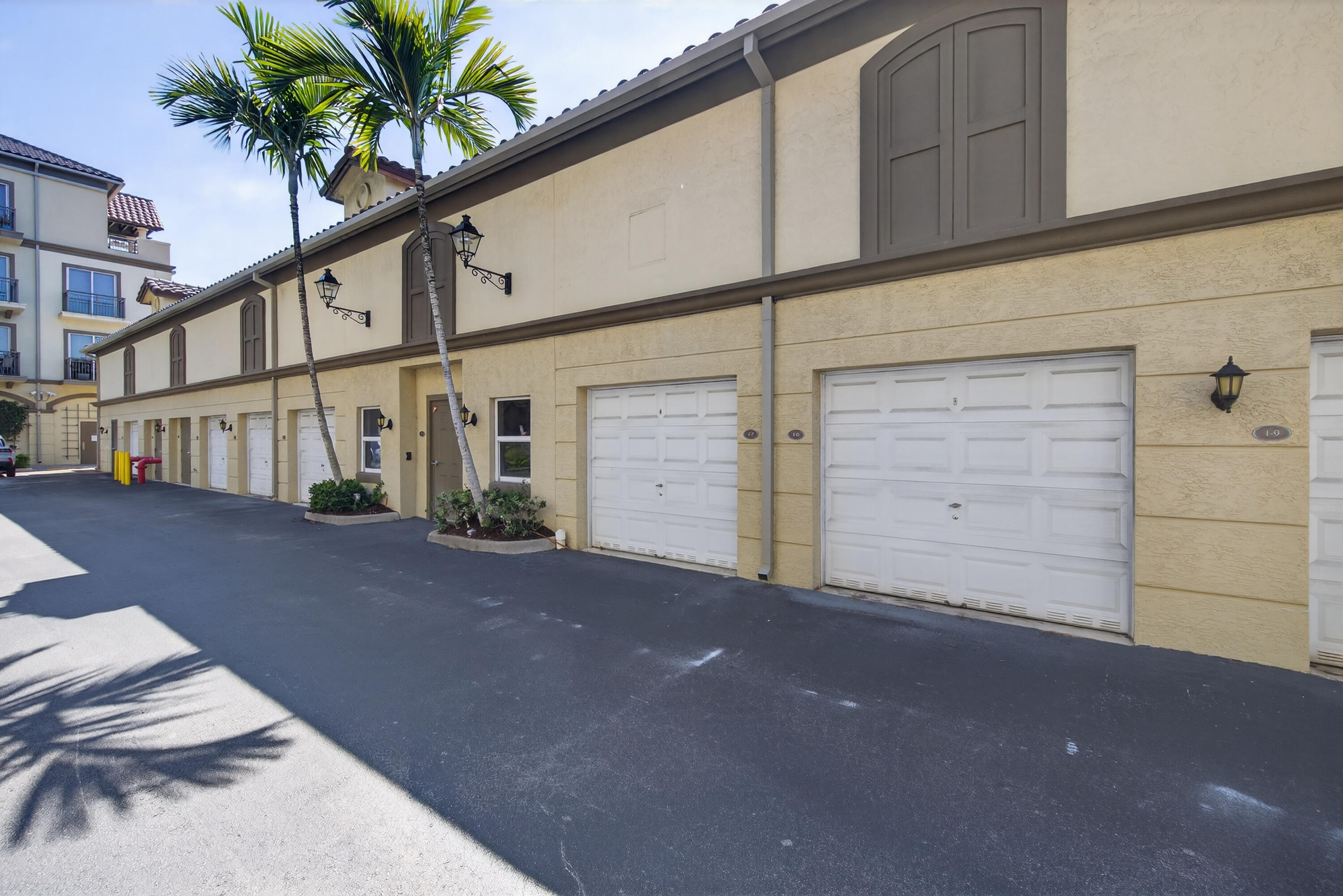 This great 3 Bedroom / 2 Bath penthouse unit in the sought-after Wilton Station is a must see! The location of the complex & unit, the ample sq. footage of this abode's indoor / outdoor living areas, high ceiling heights, the rare option of a detached single car garage & complex amenities are perfectly amazing. Perfectly & spotless maintained with the pride of ownership gleaming throughout. A top floor residence with an exterior covered catwalk that has the advantage of capturing the year-round tropical breezes with floor through cross ventilation out to an oversized partially covered exterior terrace with panoramic views south of the Fort Lauderdale skyline. One block to Publix & the start of the noted "The Drive" of Wilton Manor's with shopping, dining & entertainment at your fingertips!