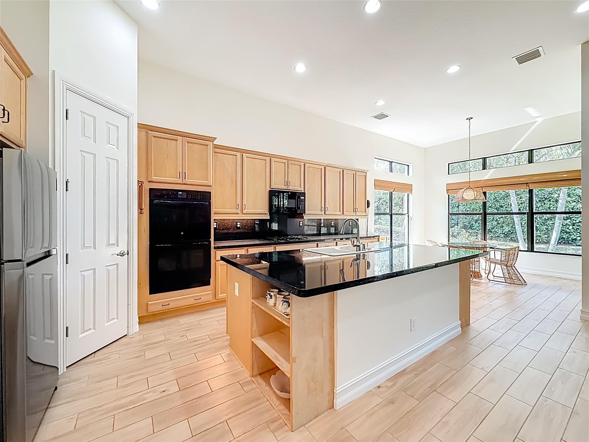Parkland Royale 182-60 B - Residential