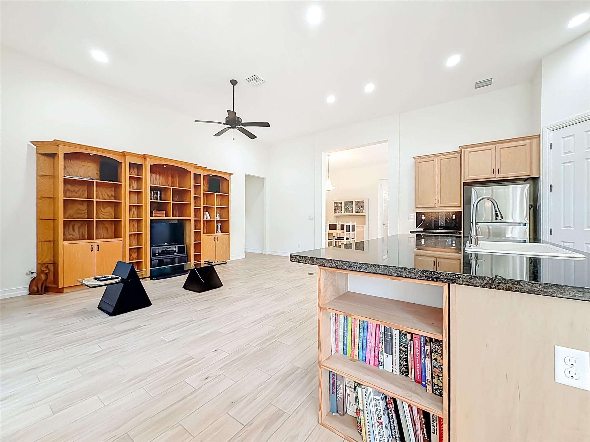 Parkland Royale 182-60 B - Residential