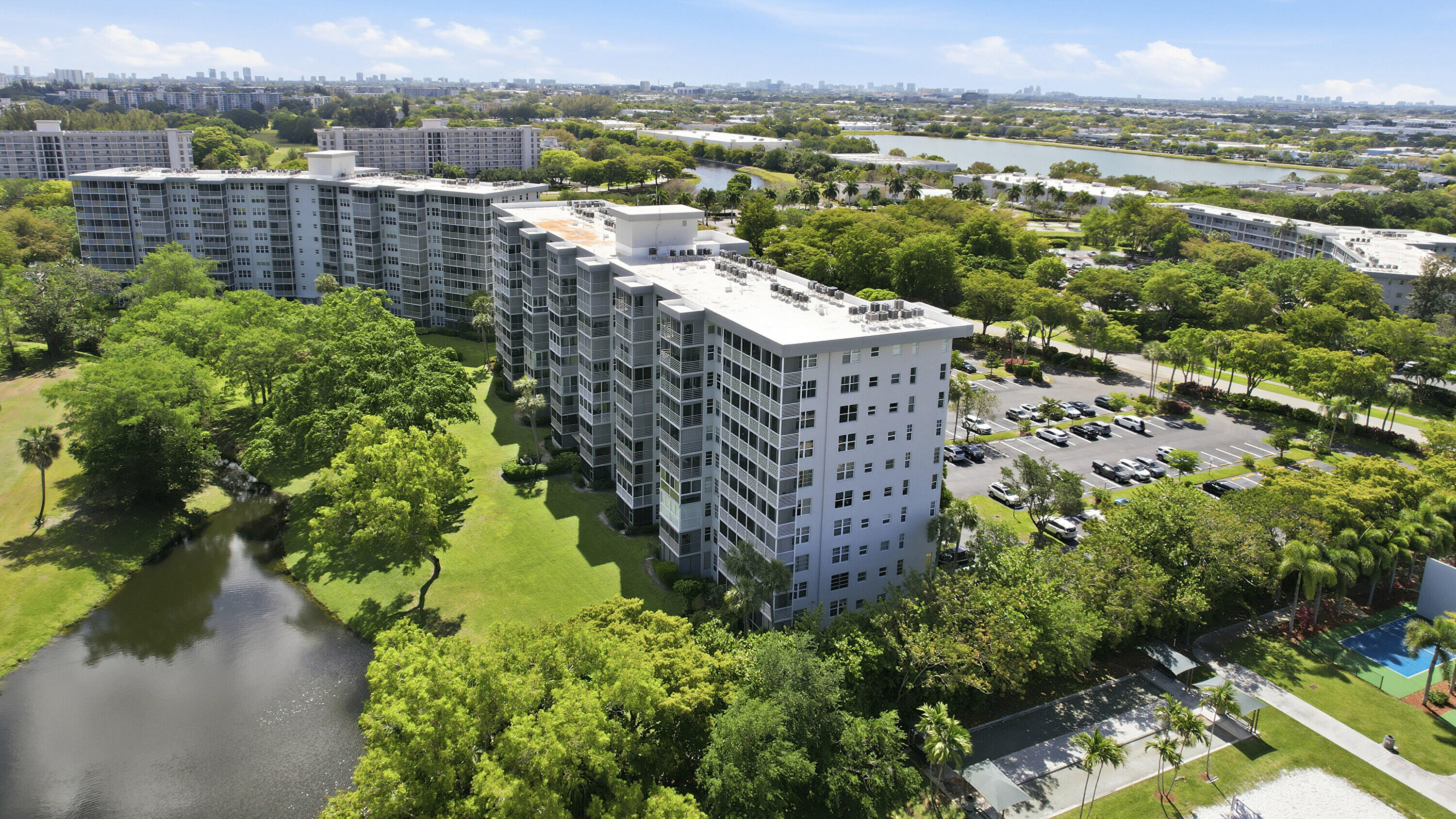 NO 104 PALM-AIRE COUNTRY CLUB - Residential Lease