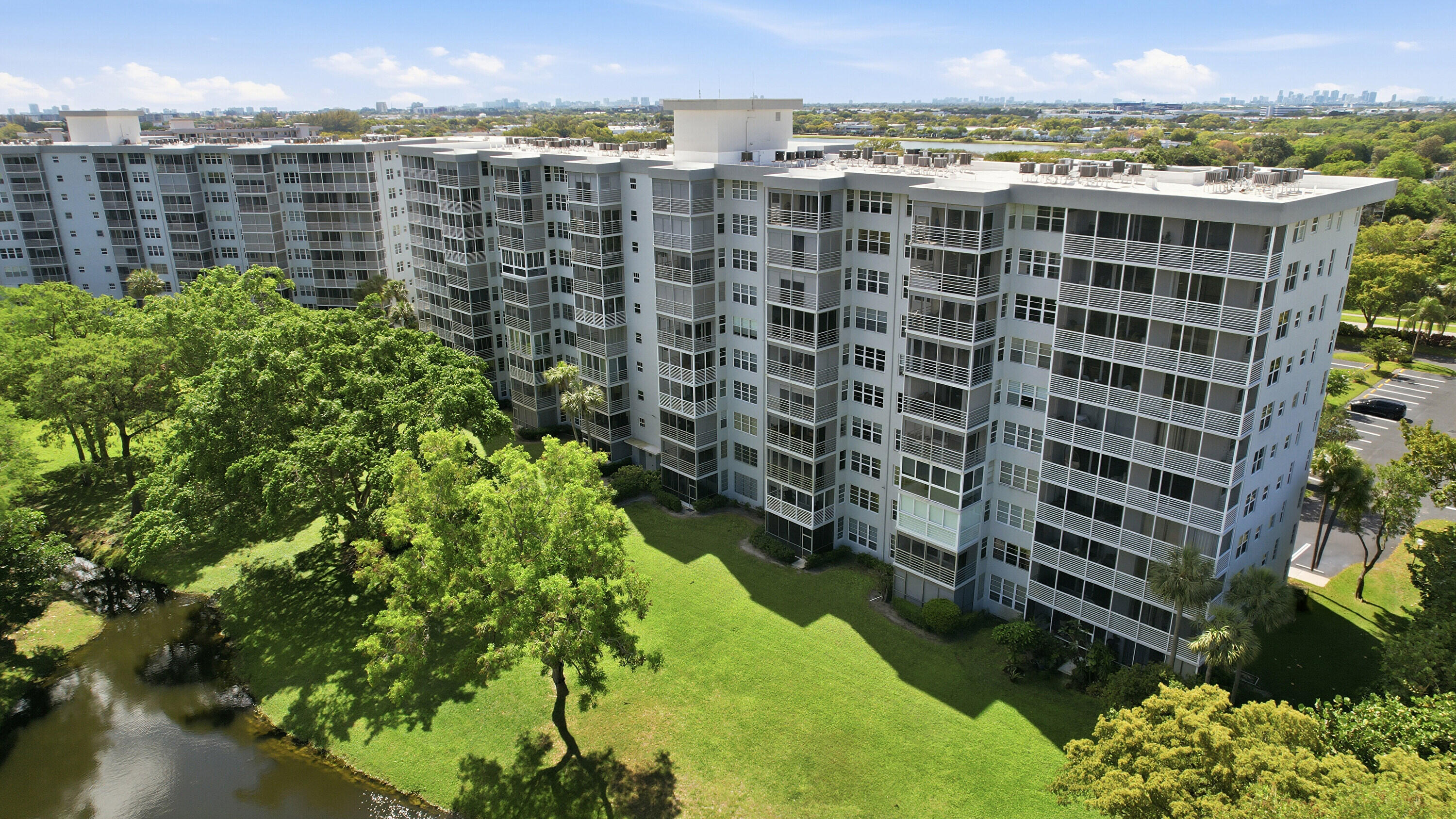 NO 104 PALM-AIRE COUNTRY CLUB - Residential Lease