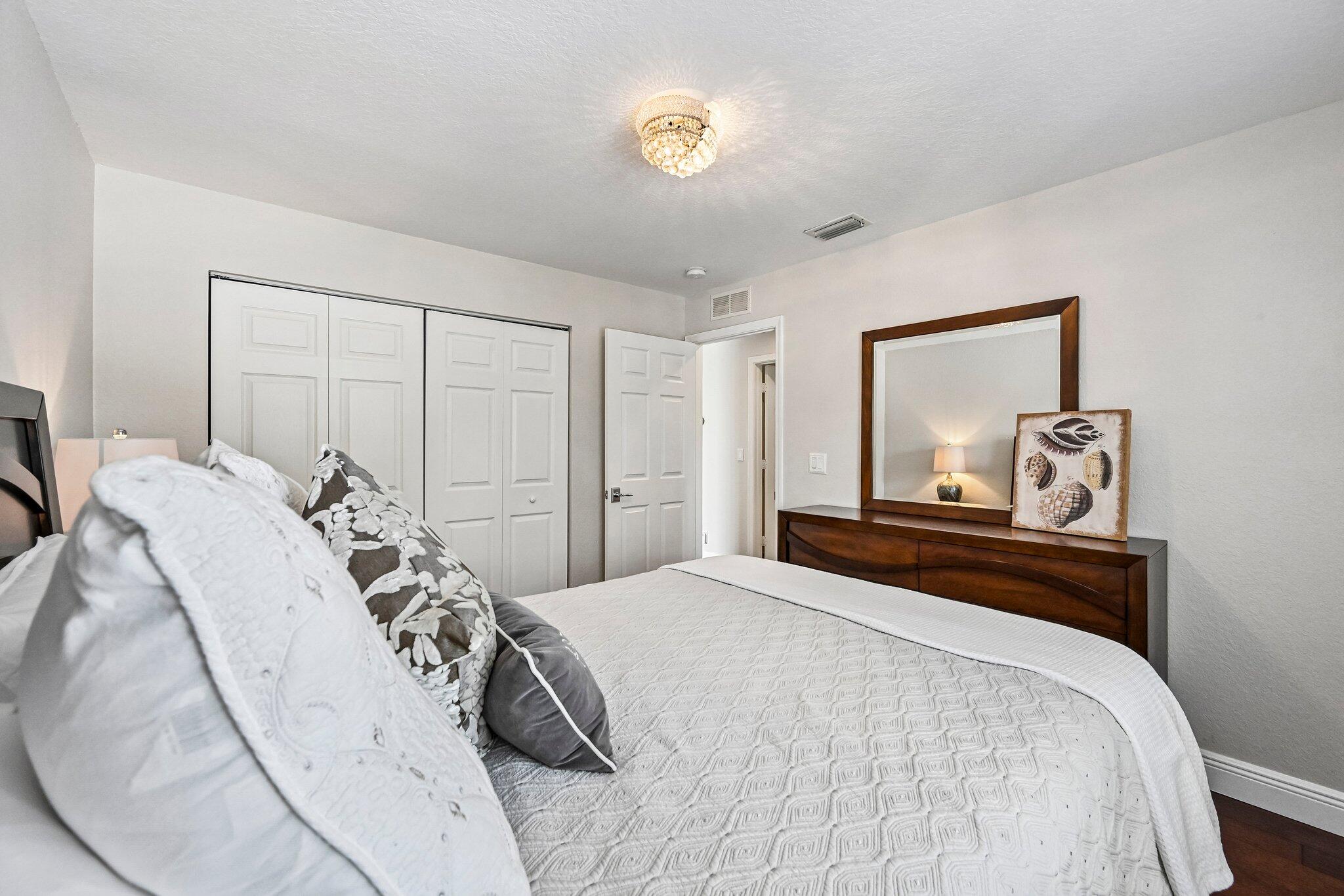 THOUSAND OAKS - Residential
