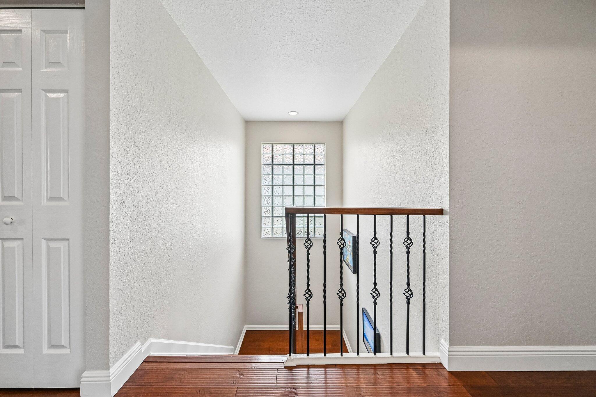 THOUSAND OAKS - Residential