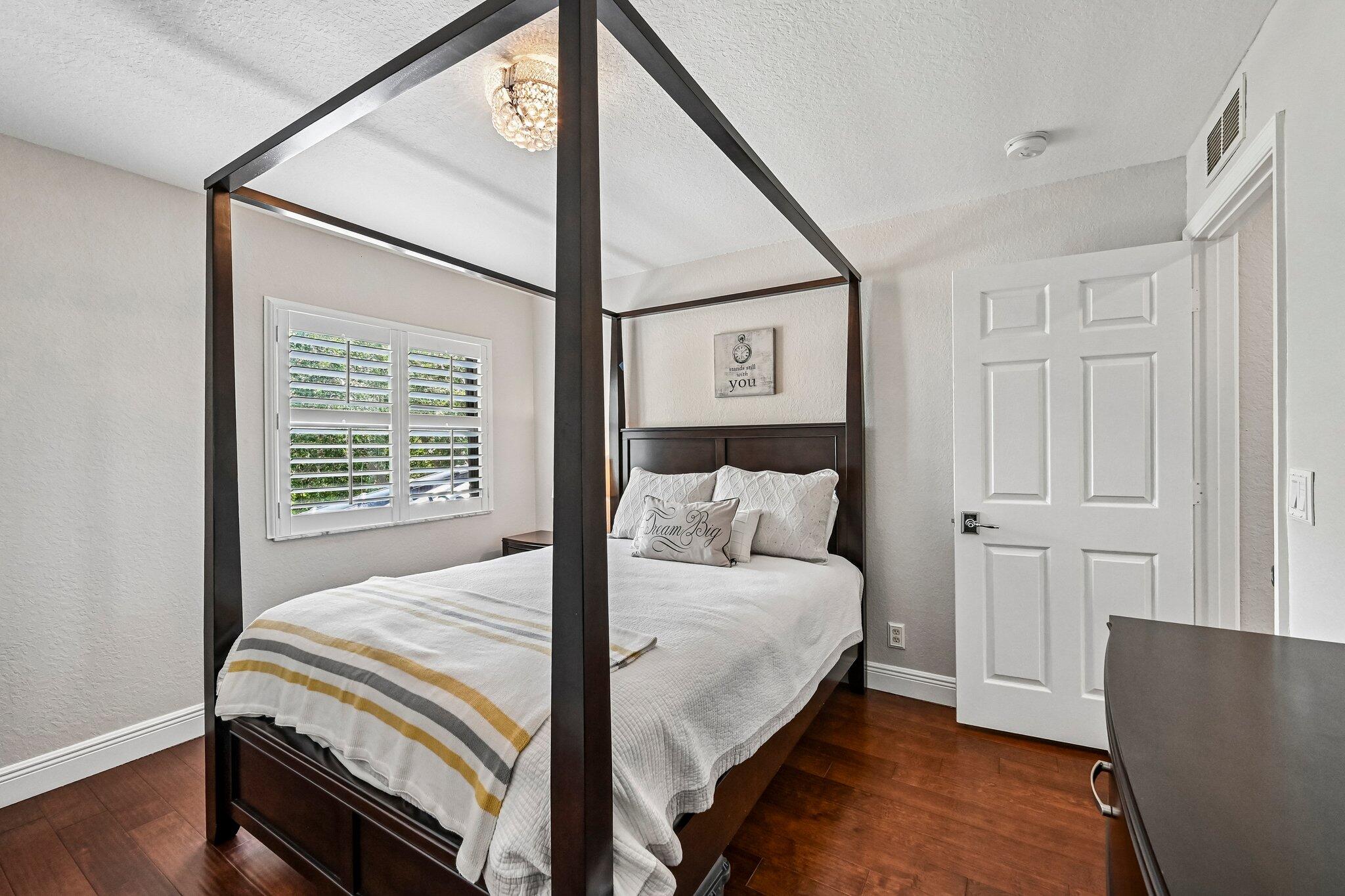 THOUSAND OAKS - Residential