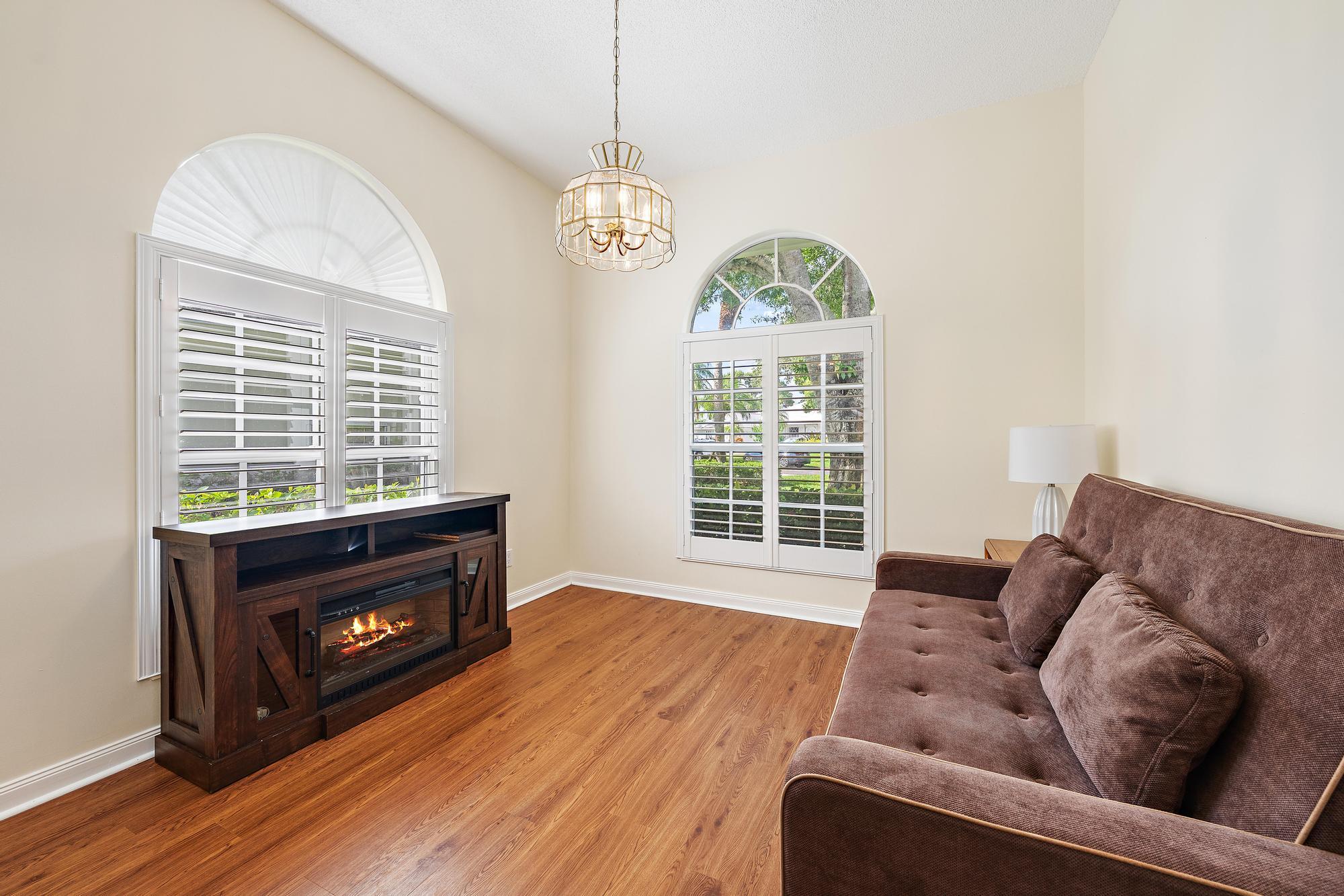 GARDEN OAKS 1 - Residential