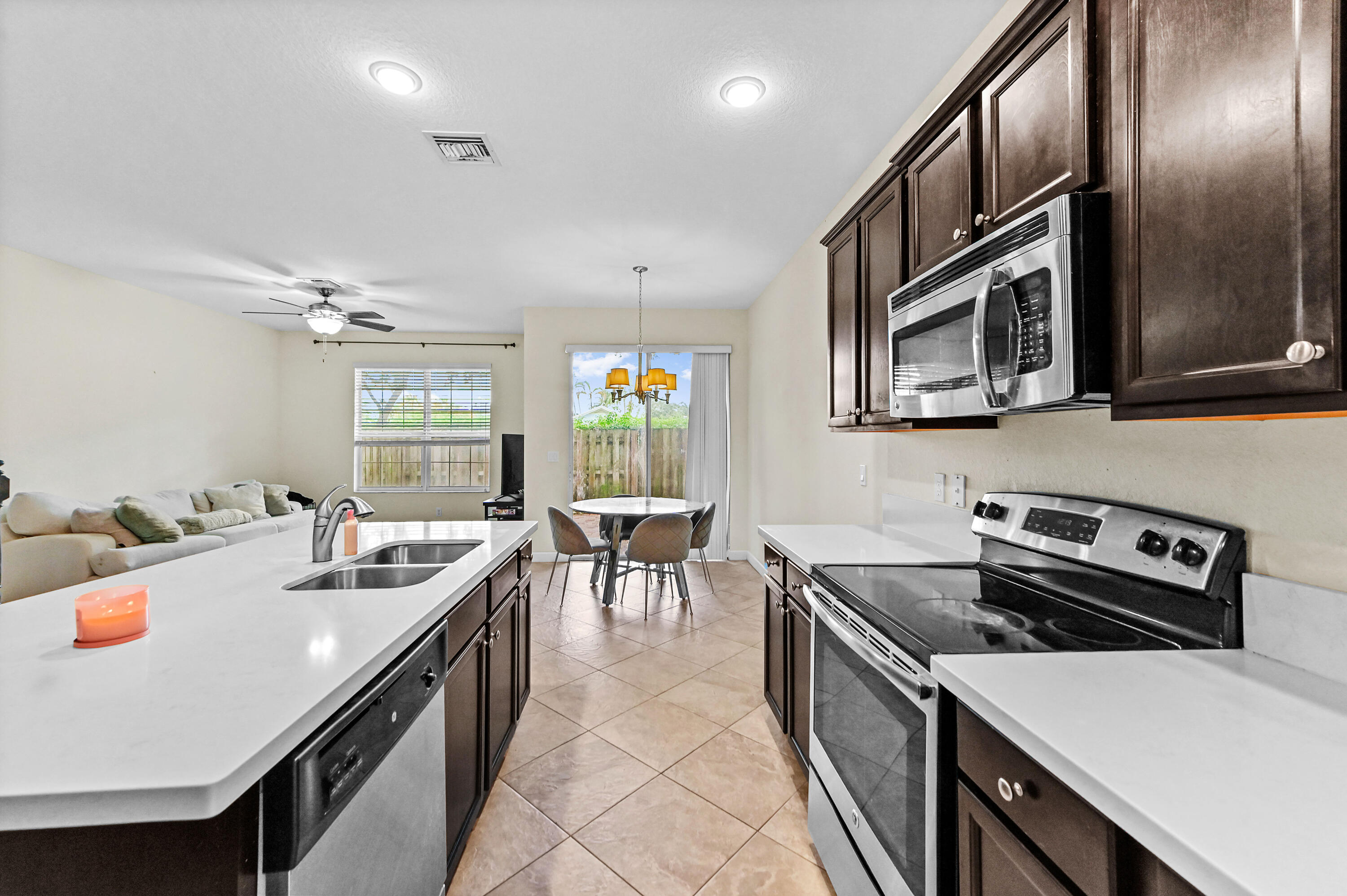 CHARLESTON COMMONS - Residential