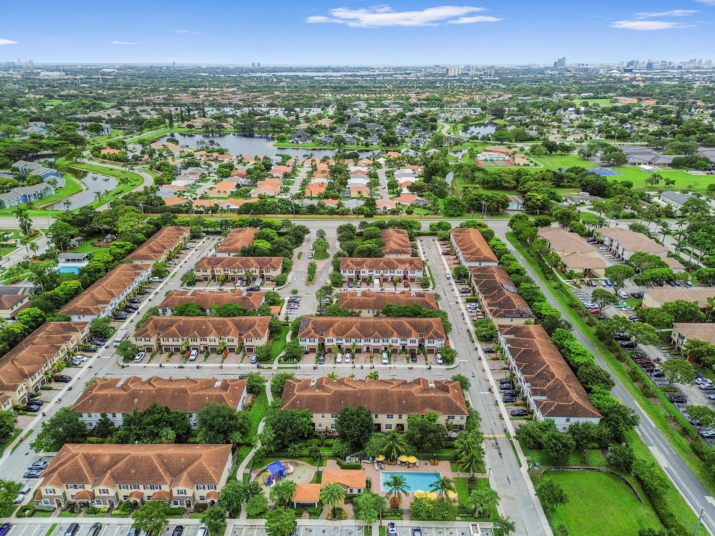 CHARLESTON COMMONS - Residential
