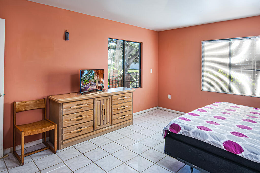 VERO BEACH ESTATES - Residential