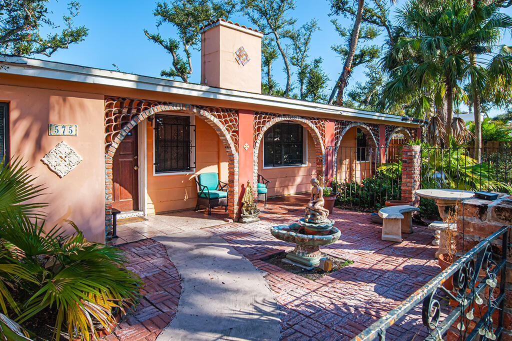 VERO BEACH ESTATES - Residential