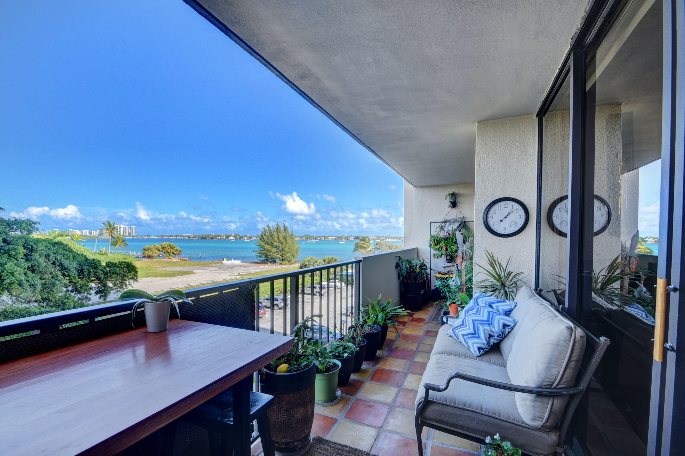 PALM BEACH HOUSE CONDO - Residential
