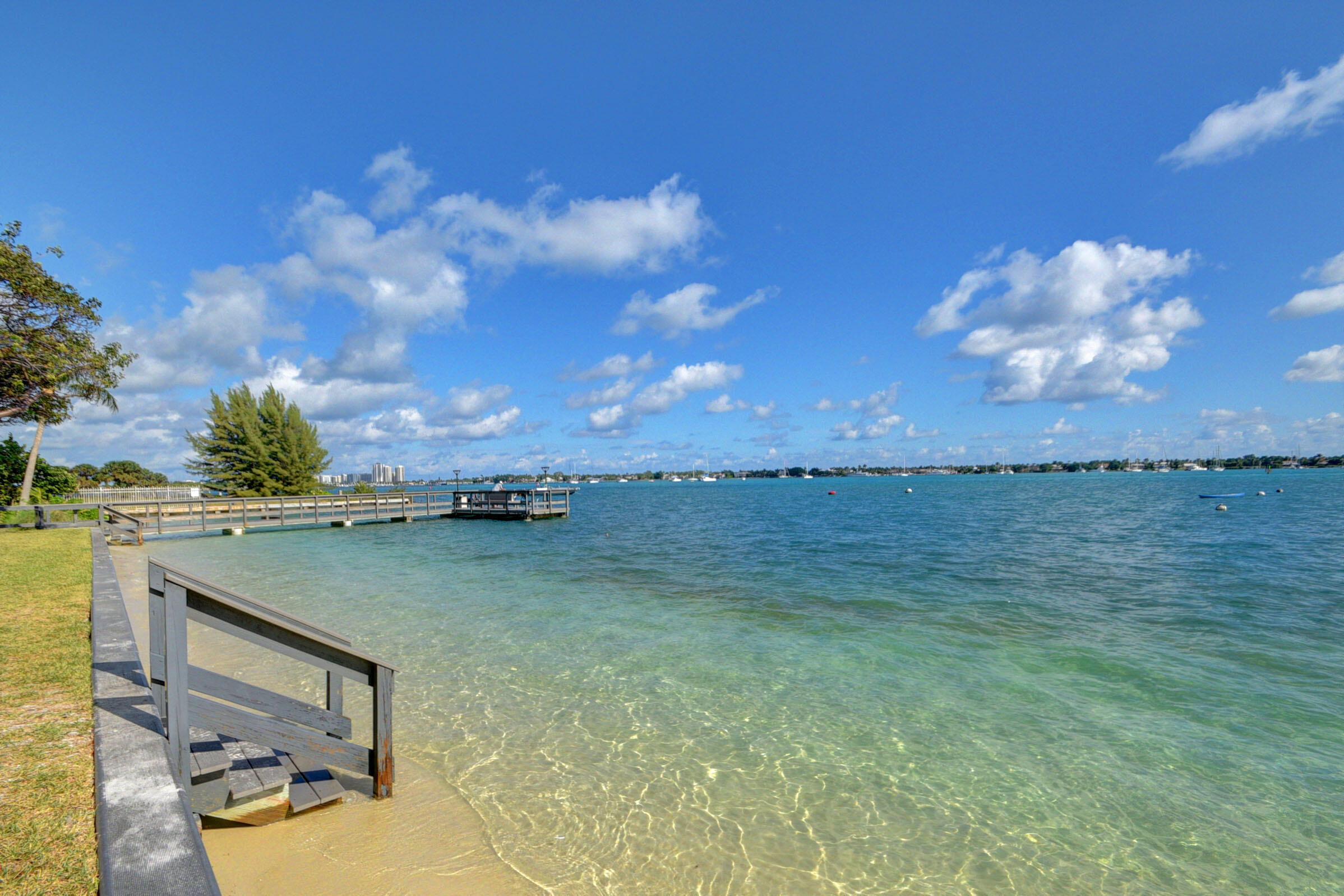 PALM BEACH HOUSE CONDO - Residential