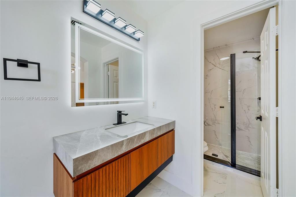 WEST LAKE VILLAGE - Residential Lease