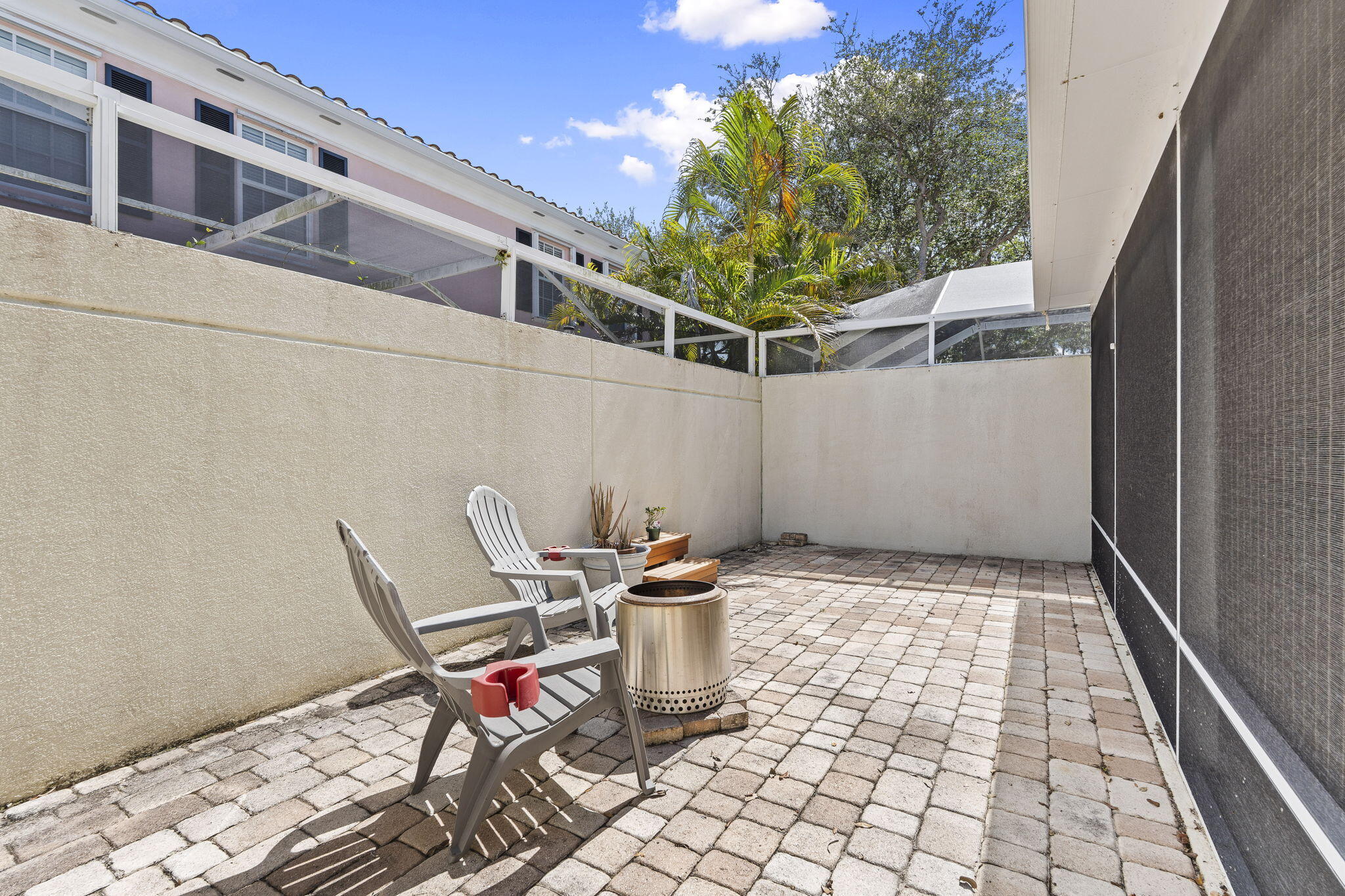 Tequesta Oaks - Residential