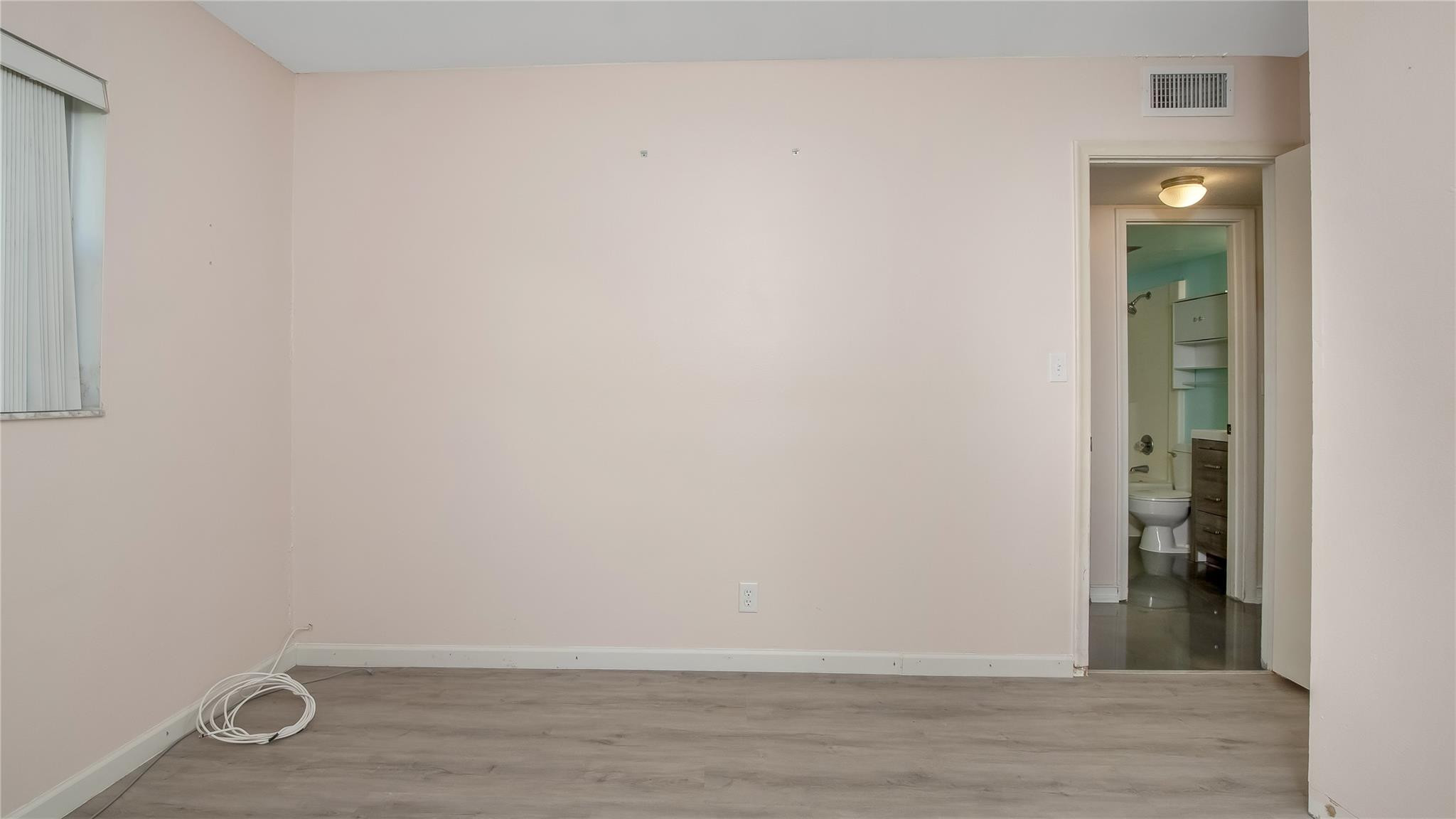 VILLAGE PARK AT OAKLAND CONDO - Residential Lease