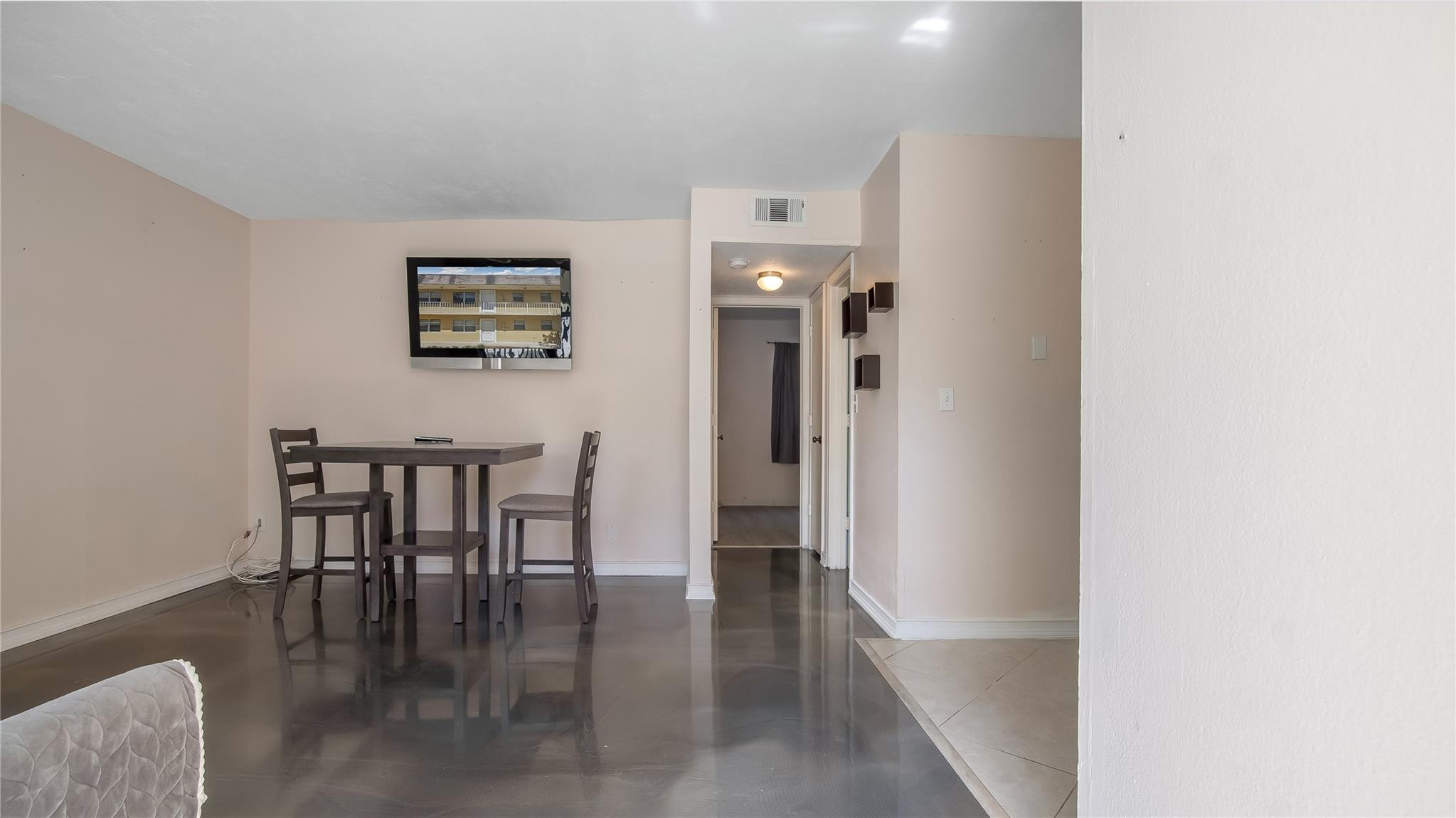 VILLAGE PARK AT OAKLAND CONDO - Residential Lease