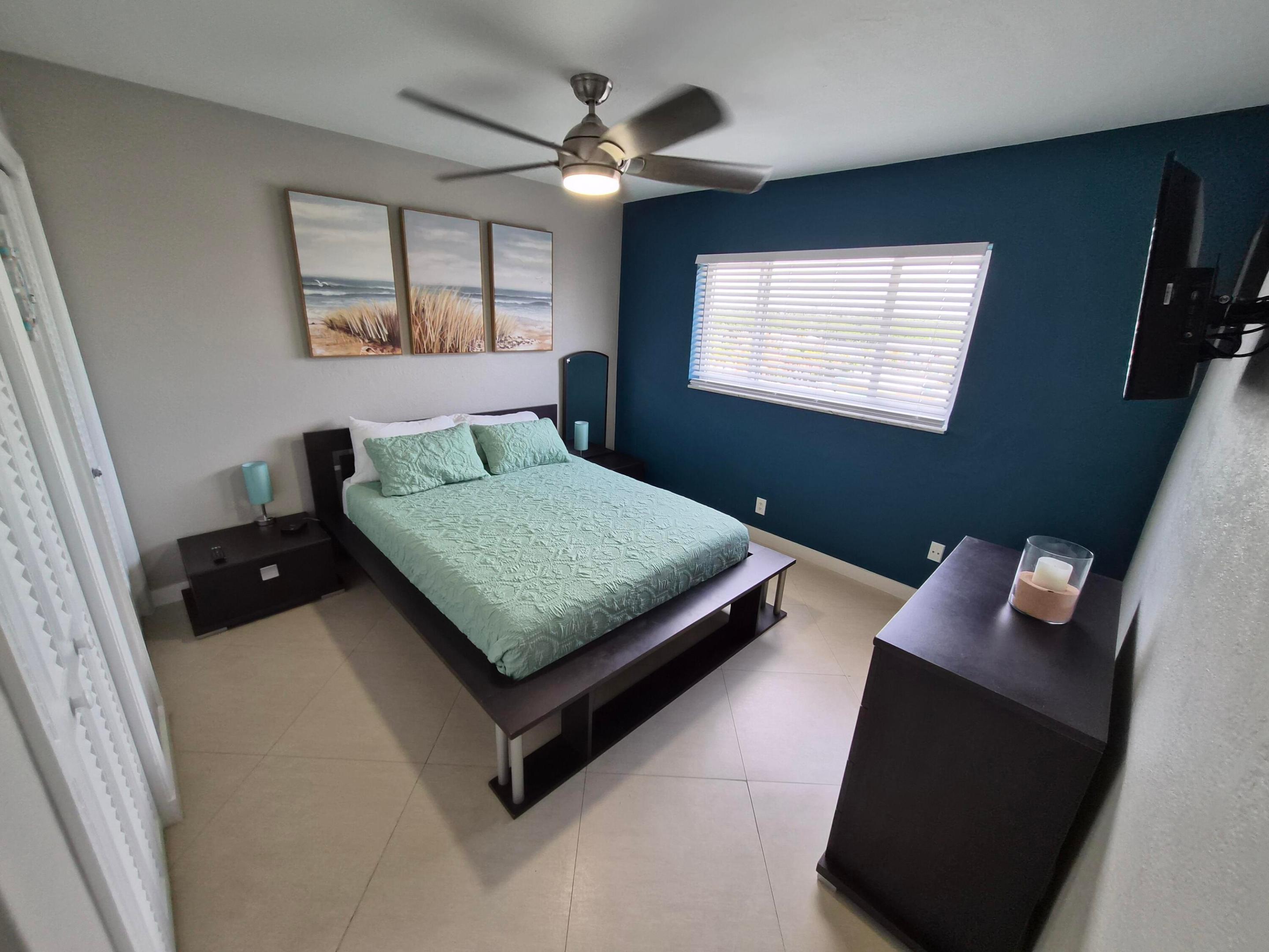LA PLAYA CONDOMINIUMS - Residential