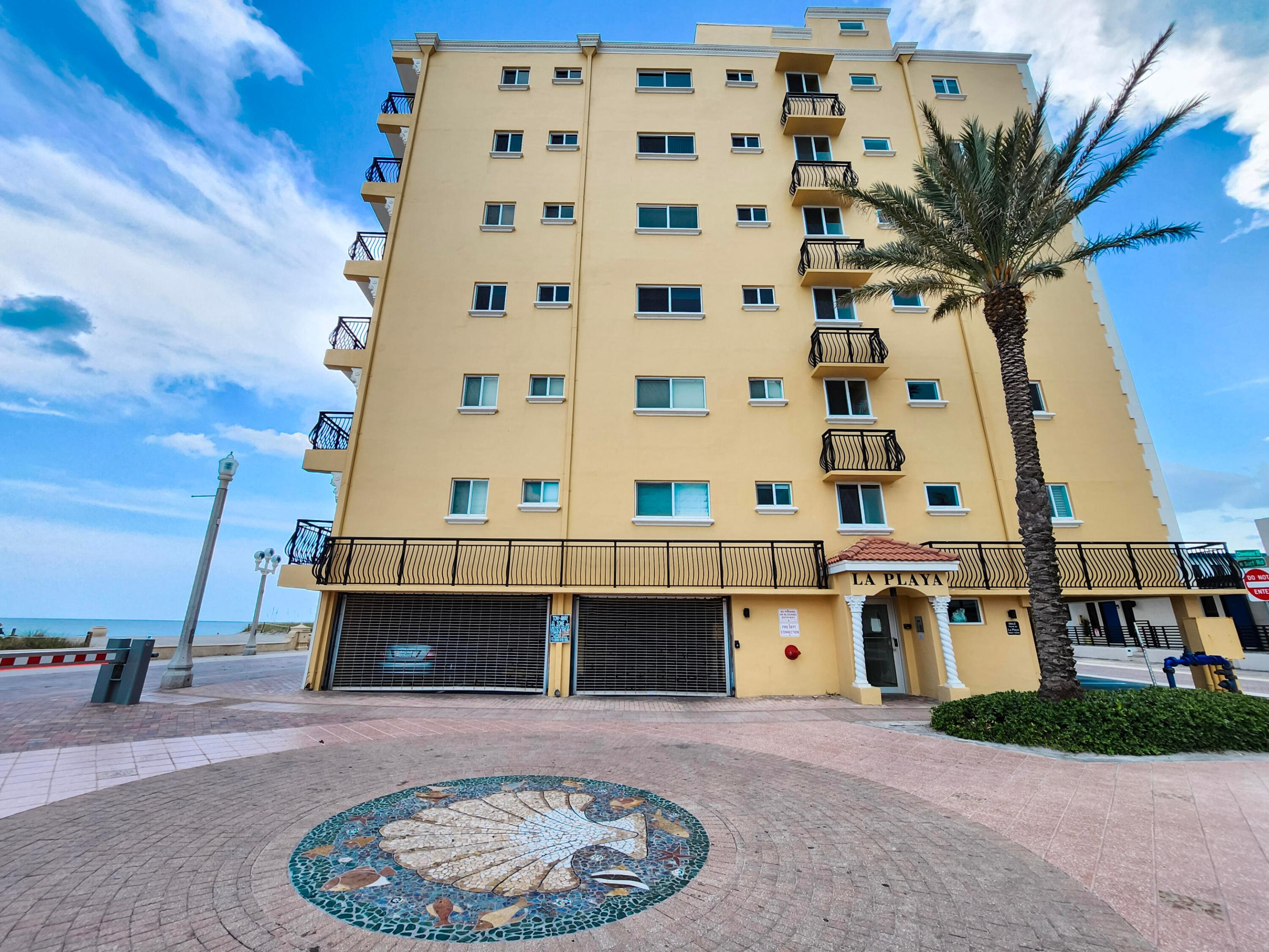 LA PLAYA CONDOMINIUMS - Residential