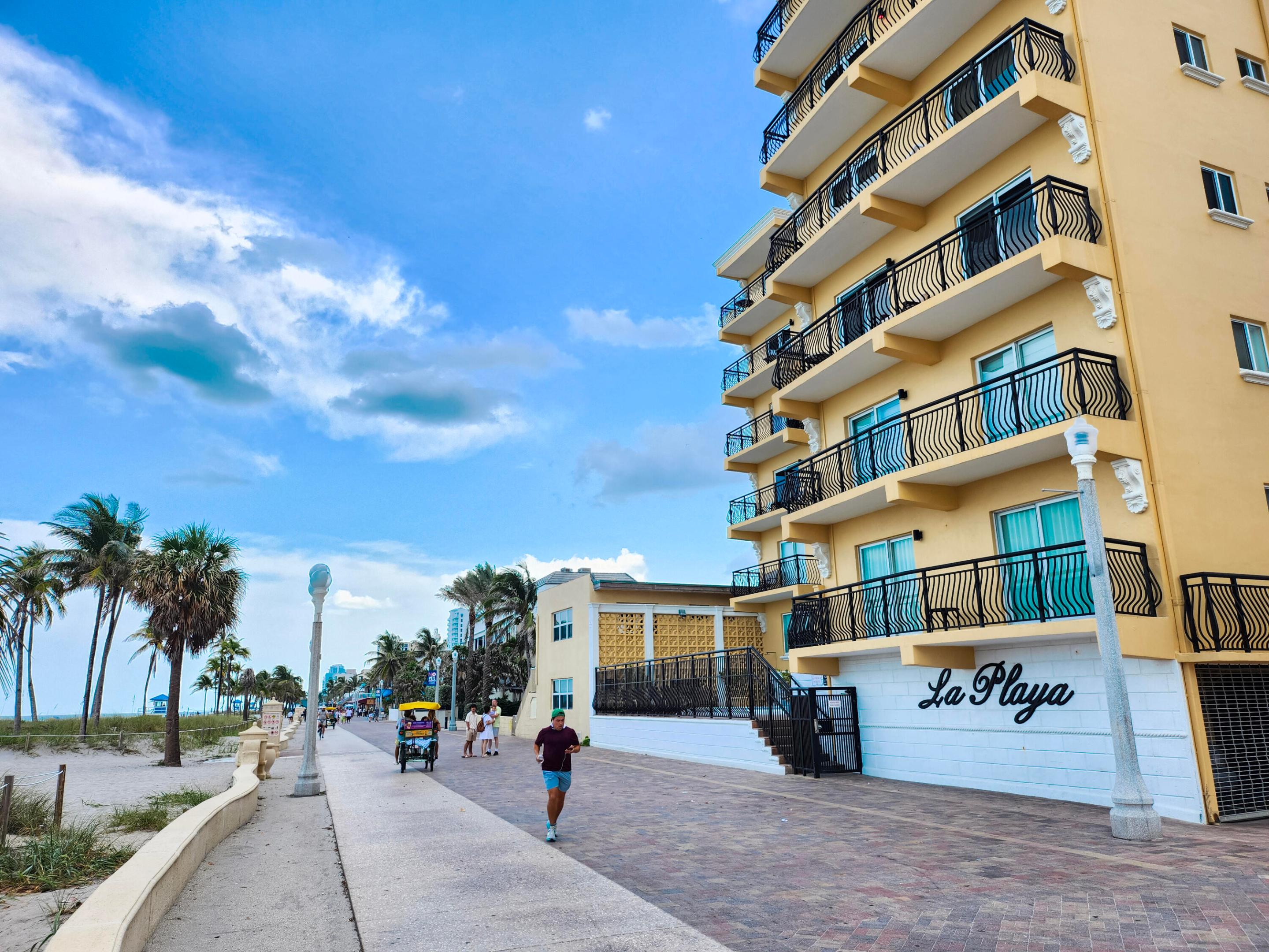 LA PLAYA CONDOMINIUMS - Residential