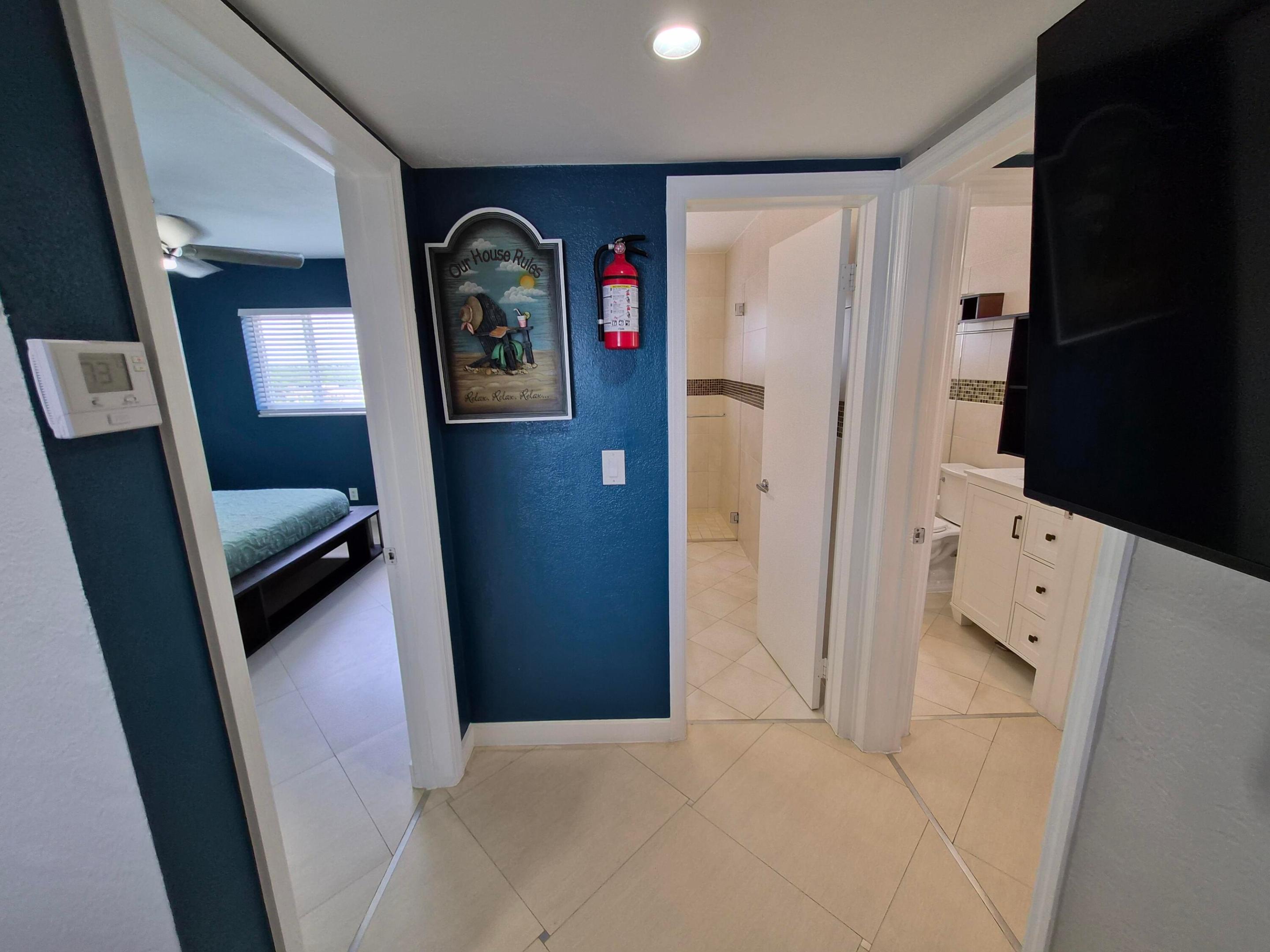 LA PLAYA CONDOMINIUMS - Residential