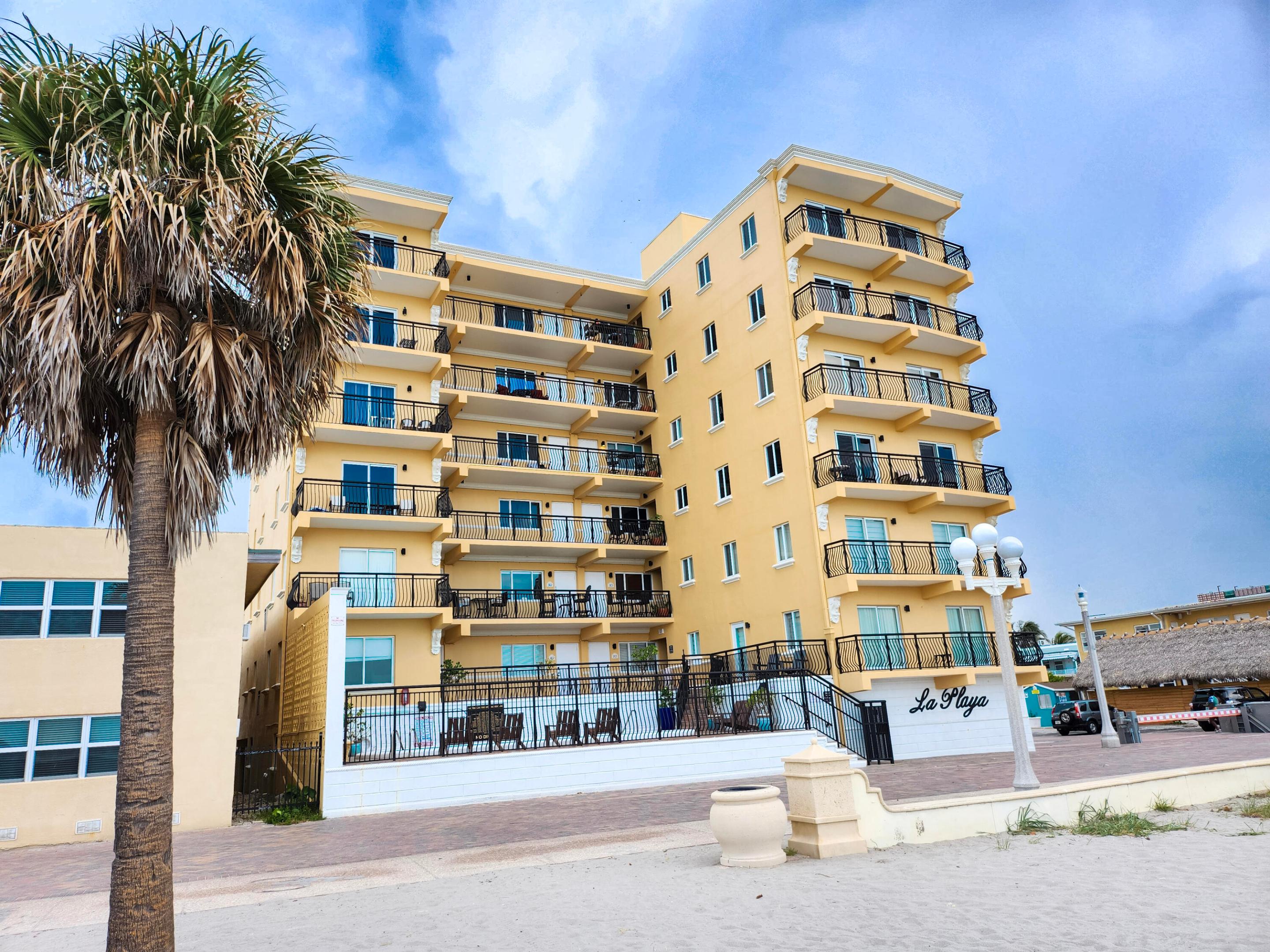 LA PLAYA CONDOMINIUMS - Residential