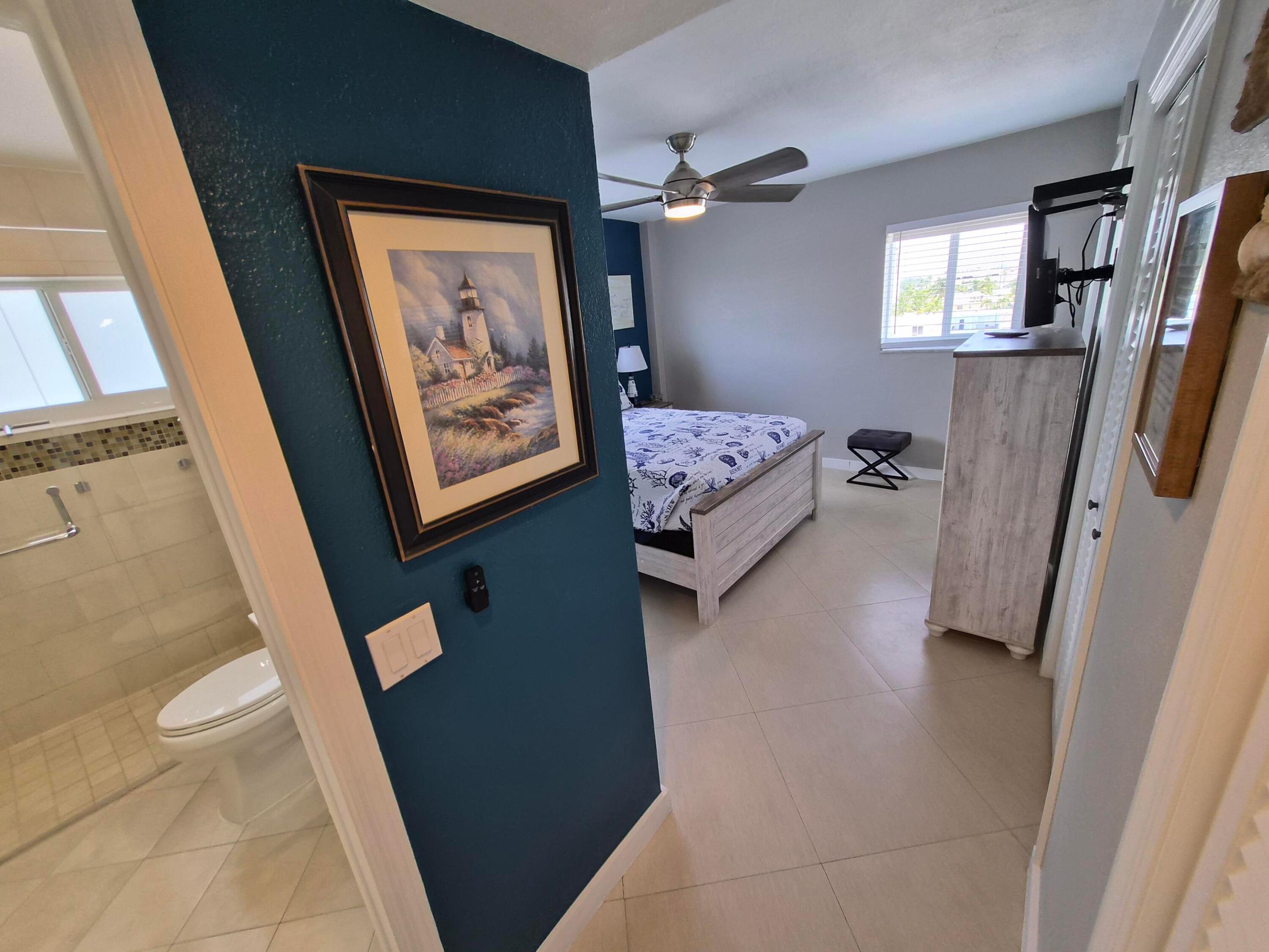 LA PLAYA CONDOMINIUMS - Residential