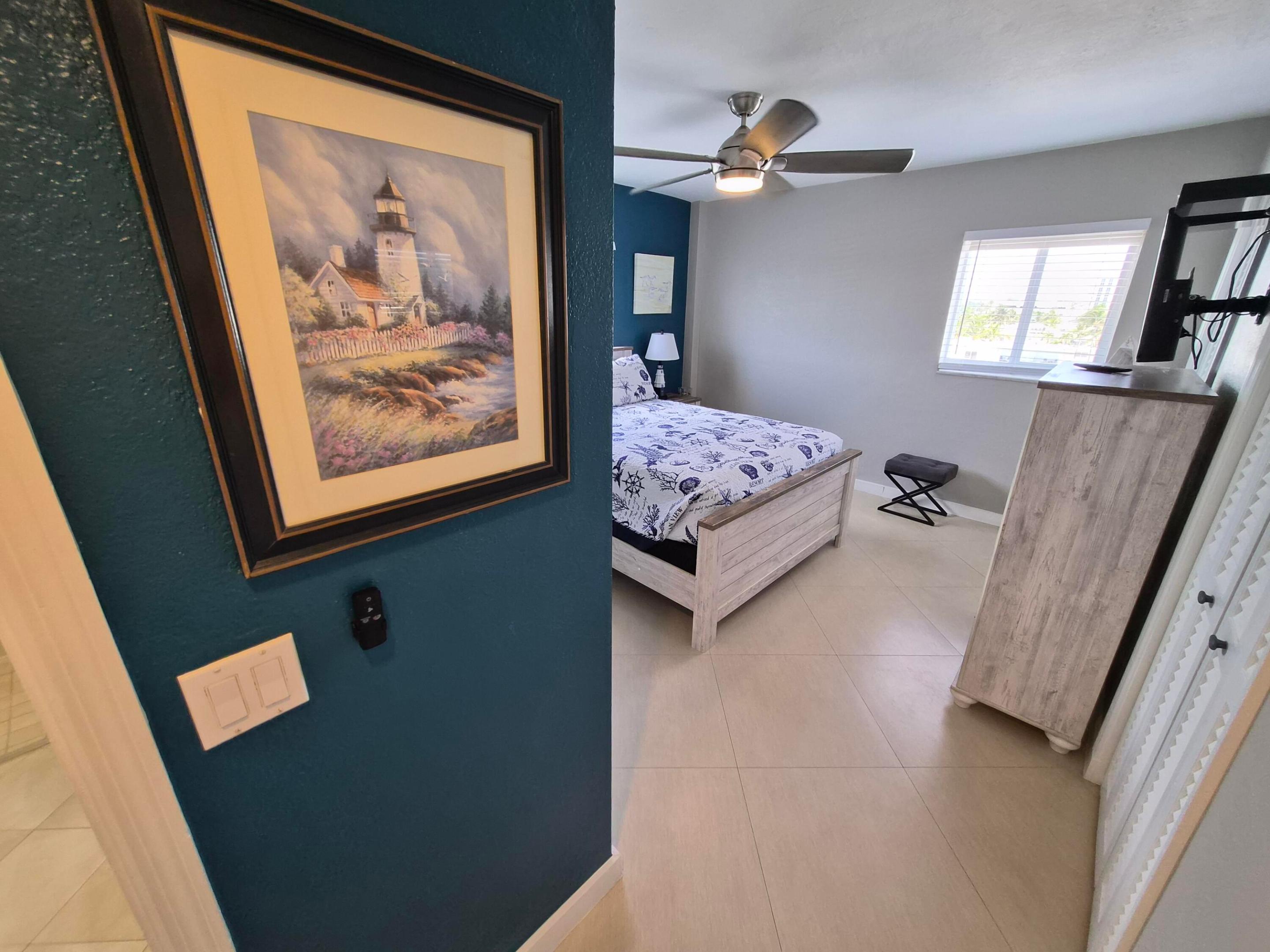 LA PLAYA CONDOMINIUMS - Residential