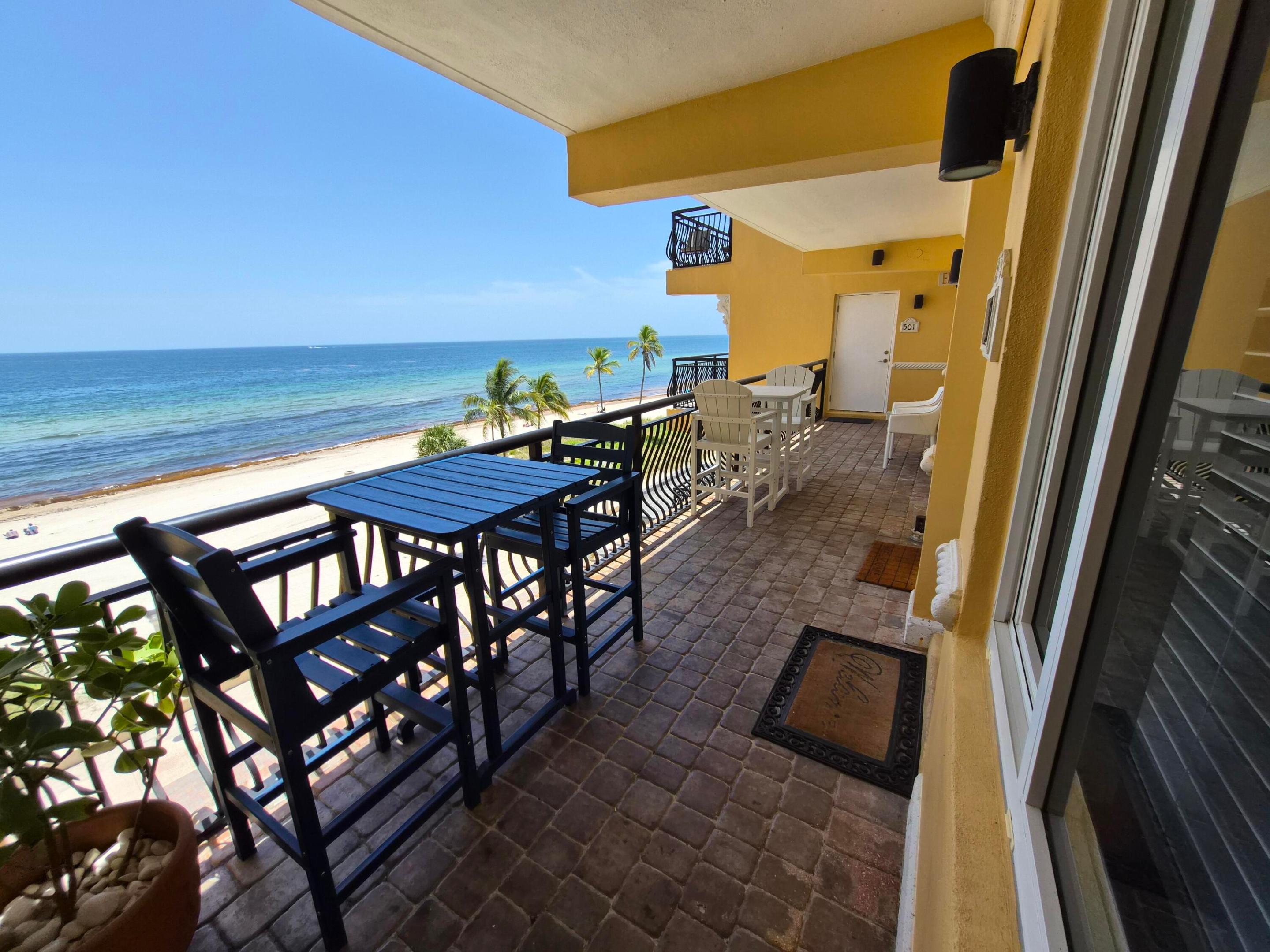 LA PLAYA CONDOMINIUMS - Residential