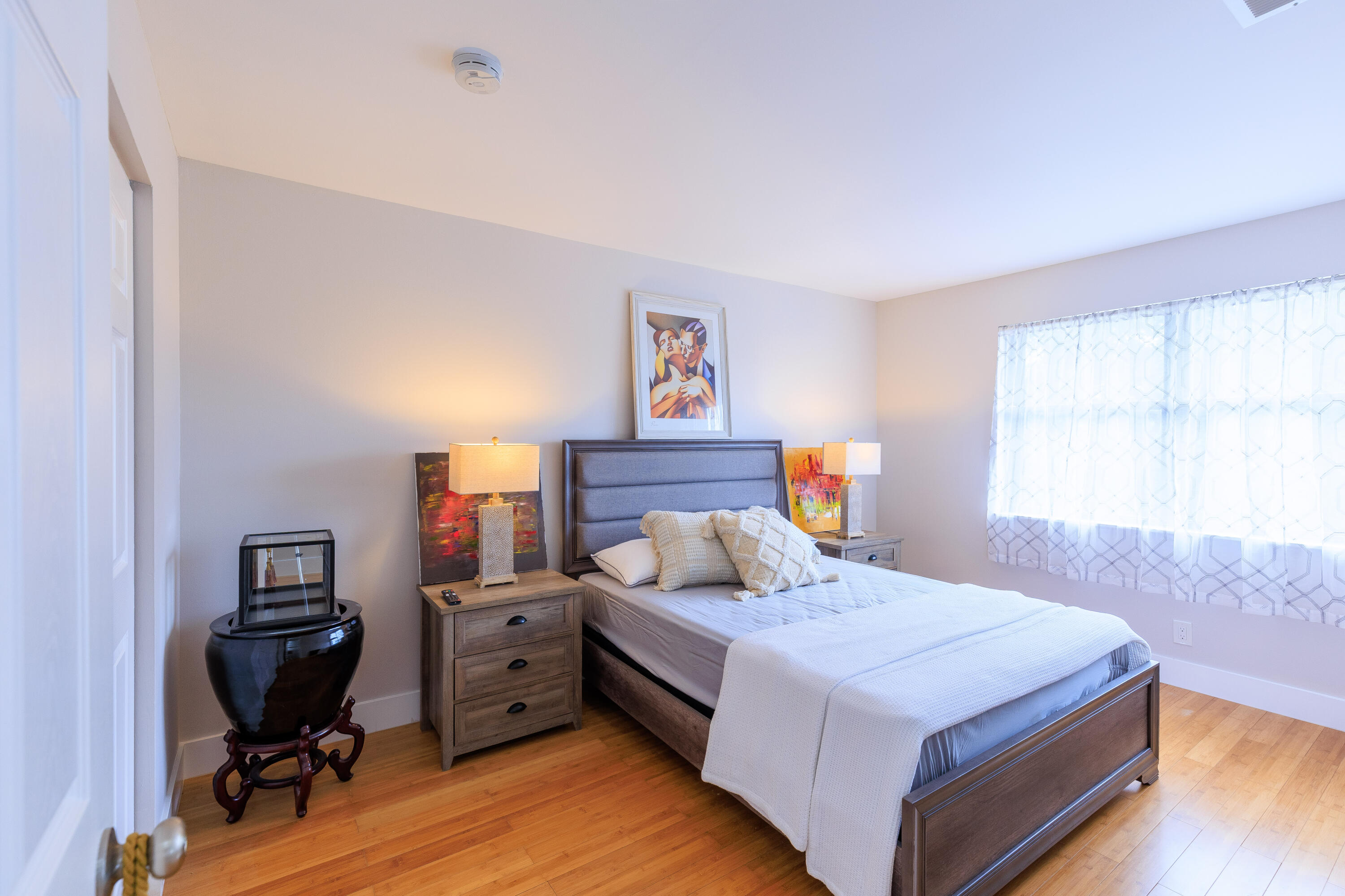 COUNTRY LAKE - Residential Lease