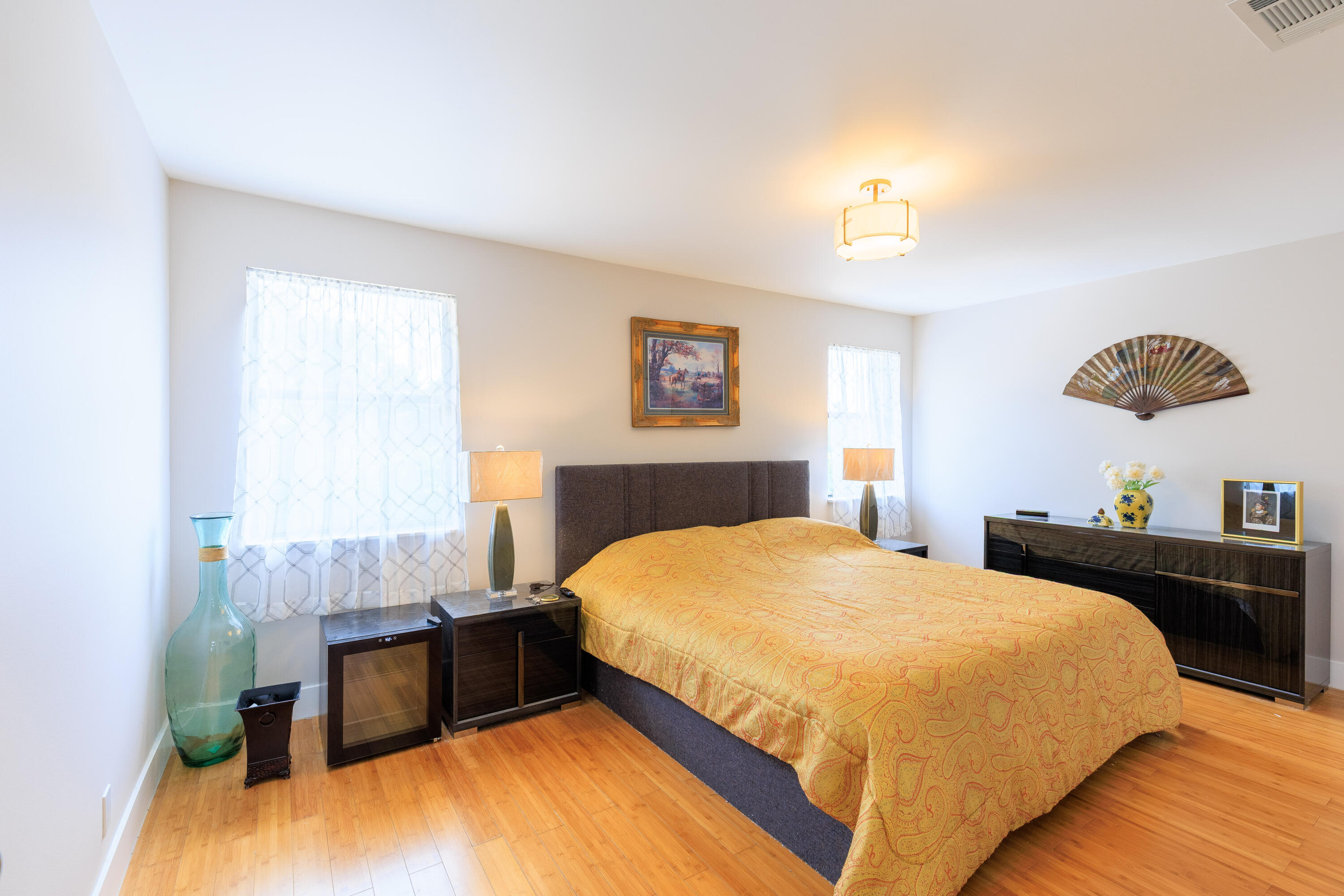 COUNTRY LAKE - Residential Lease