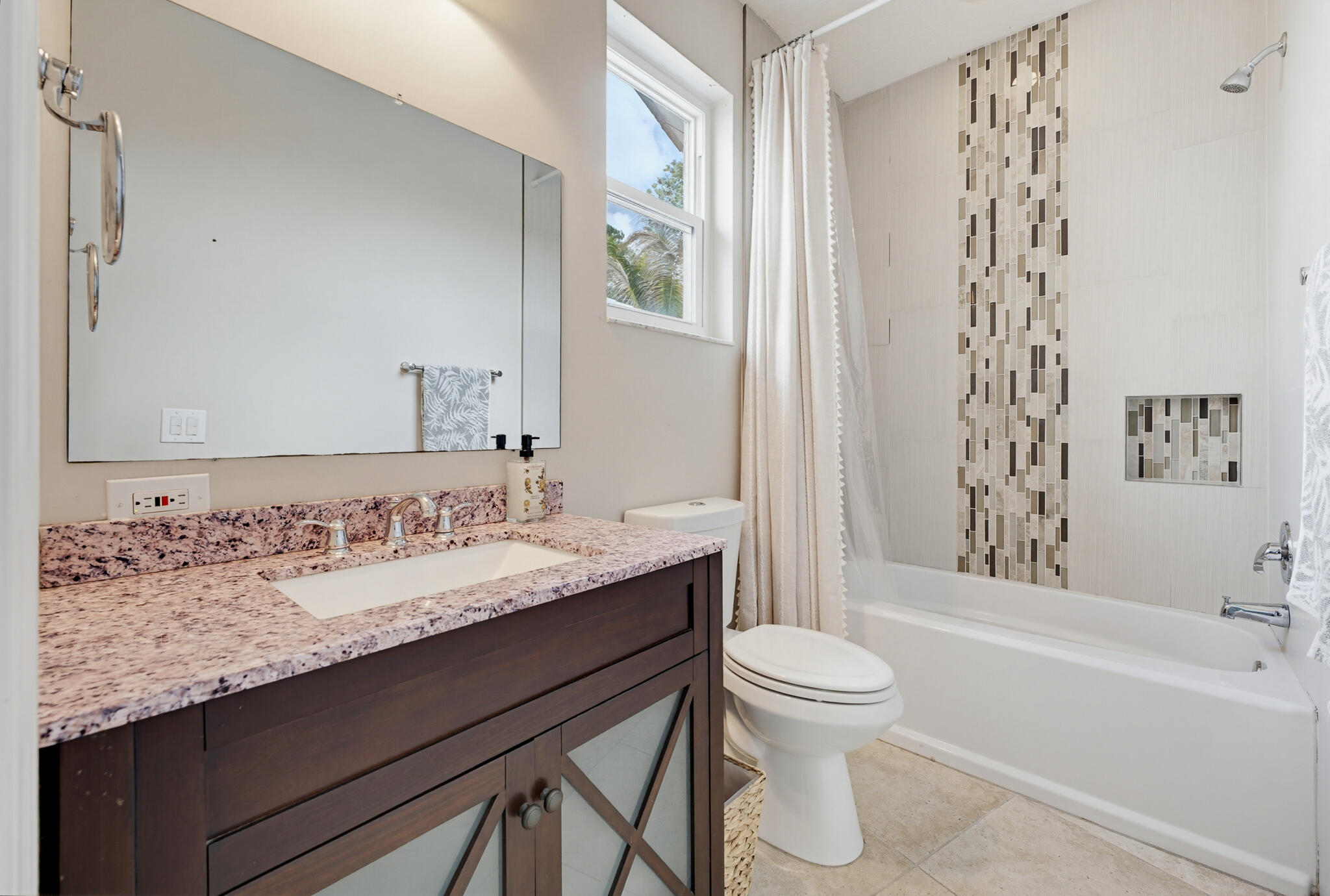 SHORES 5 - Residential