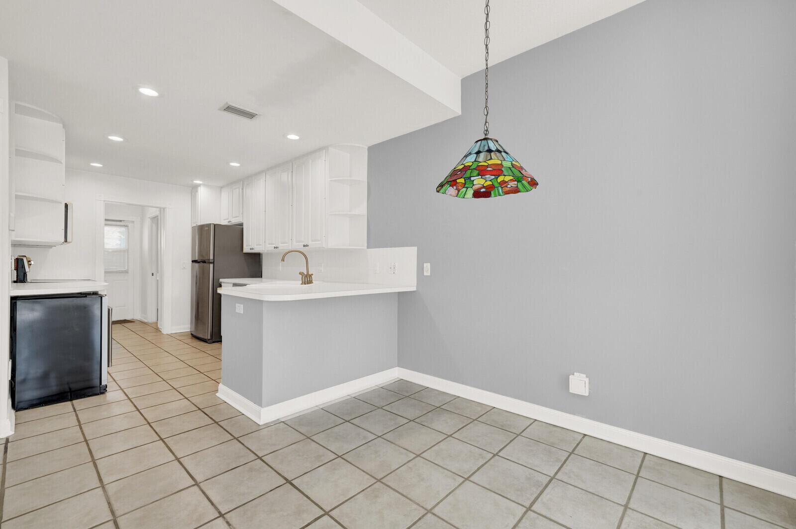 CHARLESTON COURT AT ABACOA - Residential Lease