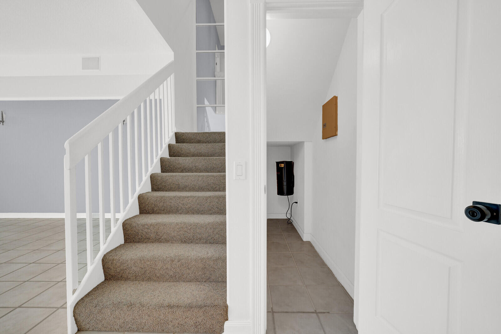 CHARLESTON COURT AT ABACOA - Residential Lease