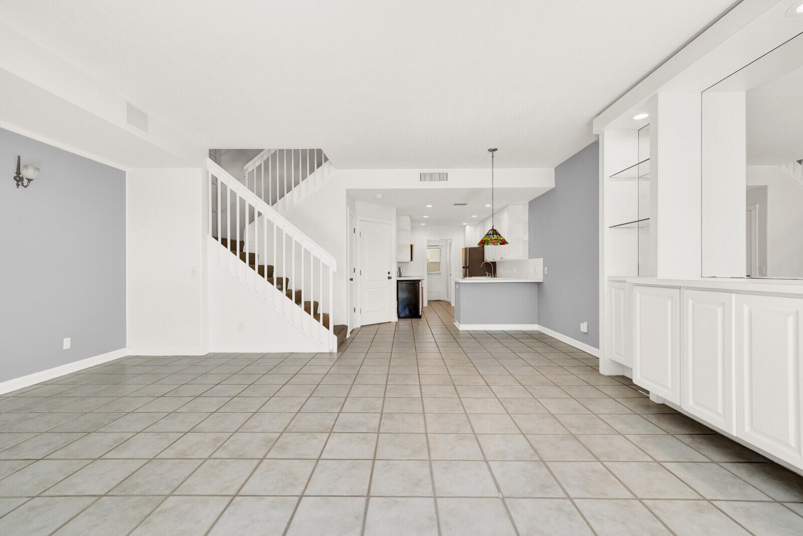 CHARLESTON COURT AT ABACOA - Residential Lease
