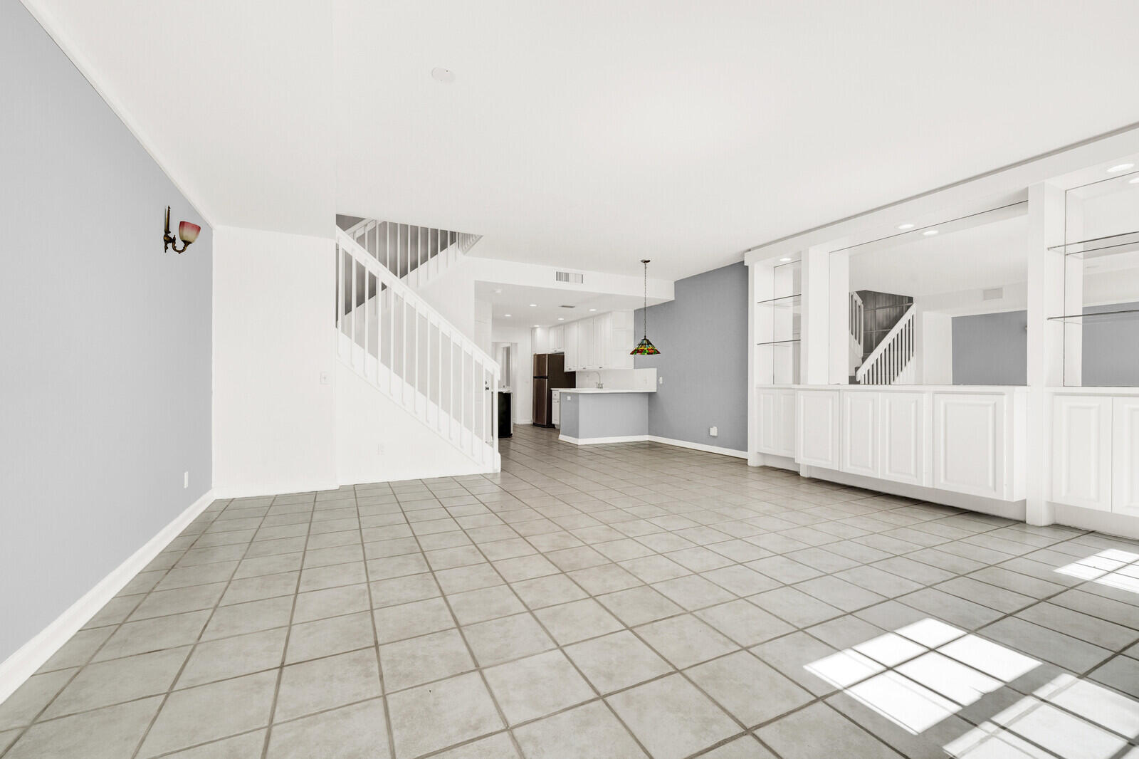 CHARLESTON COURT AT ABACOA - Residential Lease