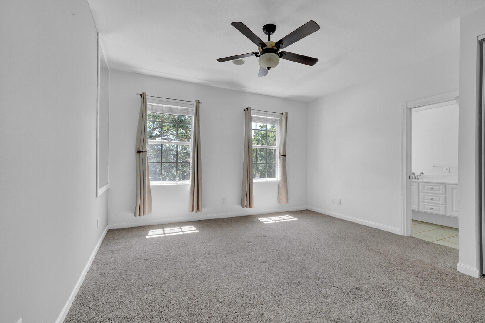 CHARLESTON COURT AT ABACOA - Residential Lease