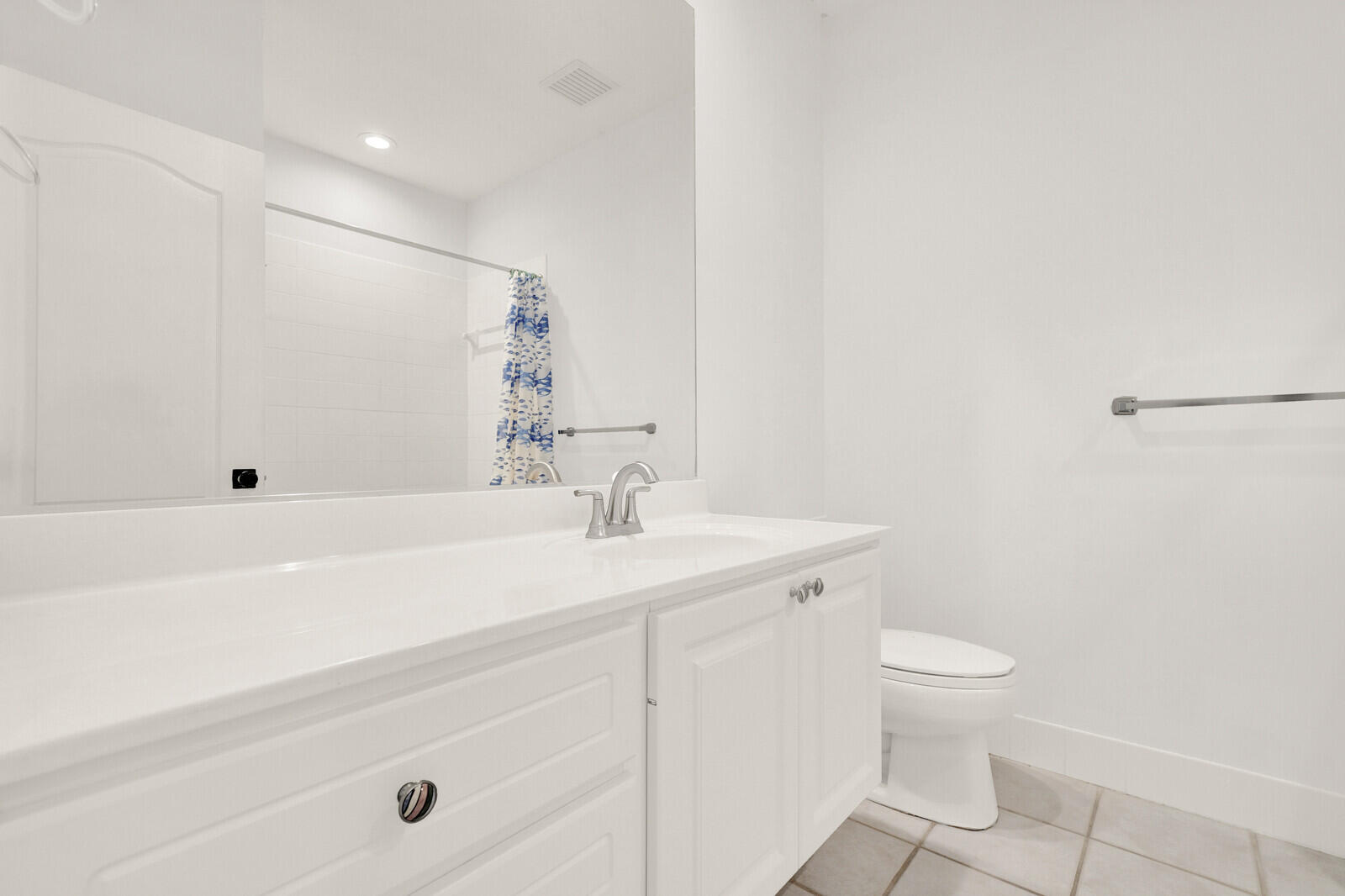 CHARLESTON COURT AT ABACOA - Residential Lease